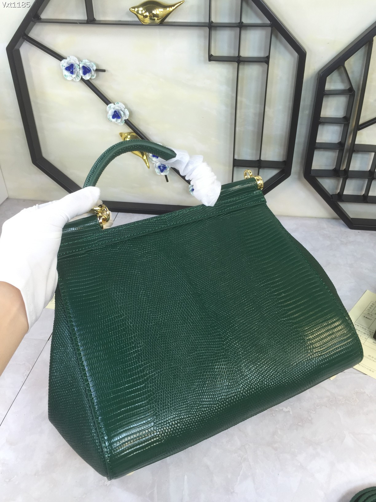 中号Dolce&Gabbana杜嘉班纳彩钻蜥蜴纹斜挎包原单完美袋形进口头层蜥蜴纹牛皮定制真空高电镀五金百