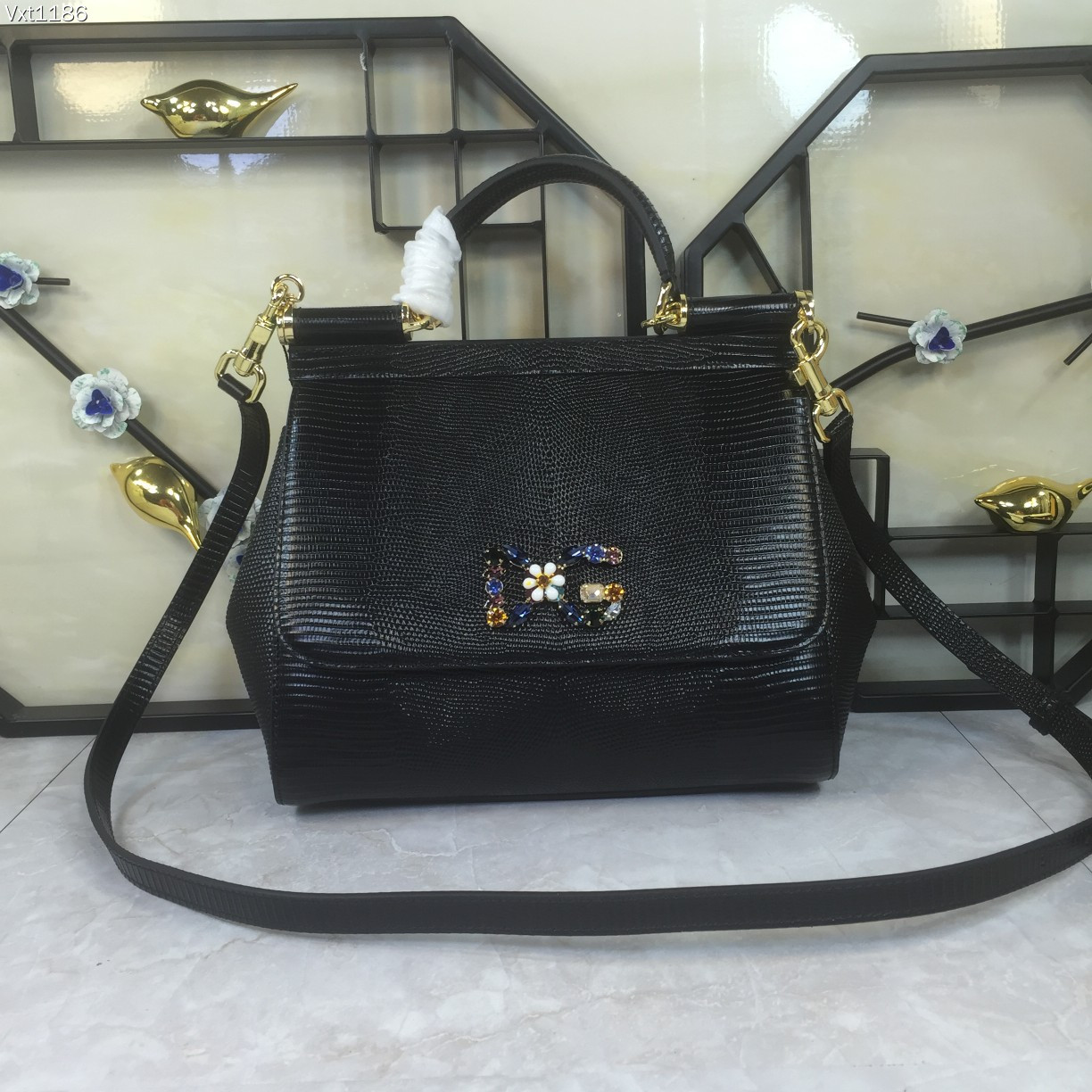中号Dolce&Gabbana杜嘉班纳彩钻蜥蜴纹斜挎包原单完美袋形进口头层蜥蜴纹牛皮定制真空高电镀五金百