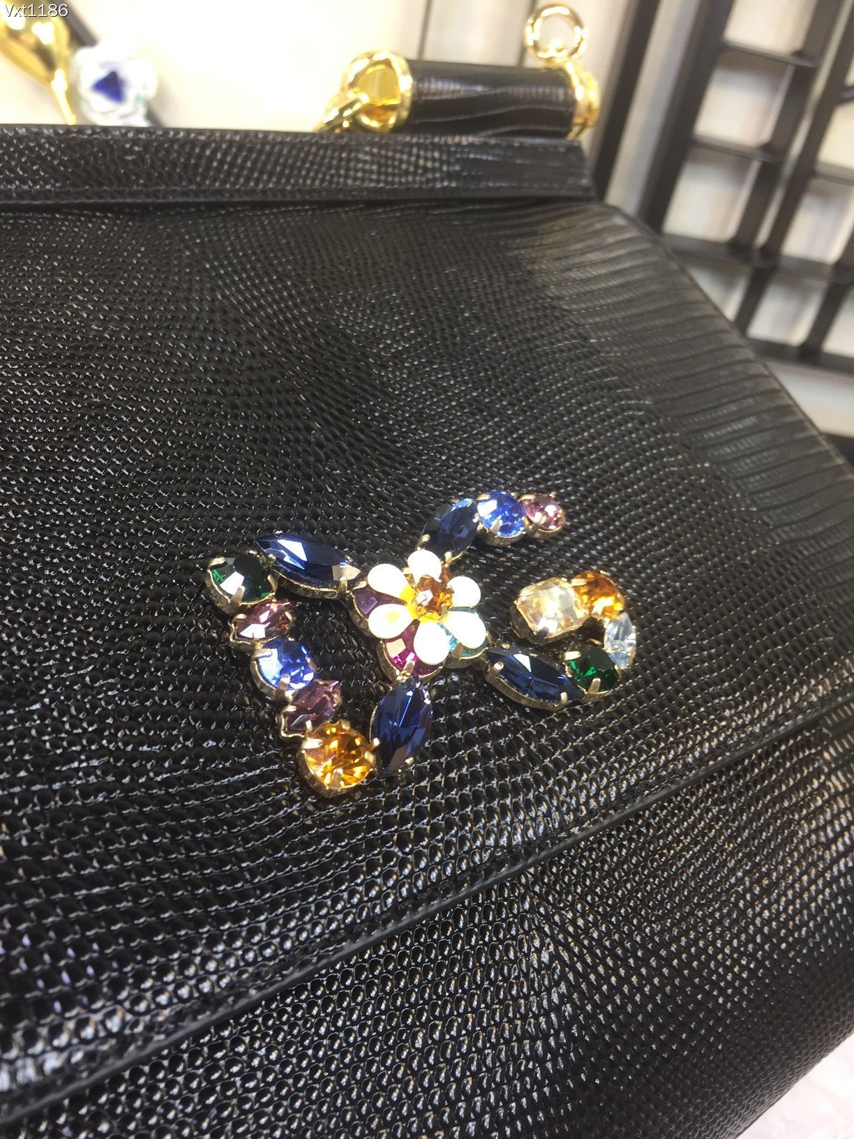 中号Dolce&Gabbana杜嘉班纳彩钻蜥蜴纹斜挎包原单完美袋形进口头层蜥蜴纹牛皮定制真空高电镀五金百