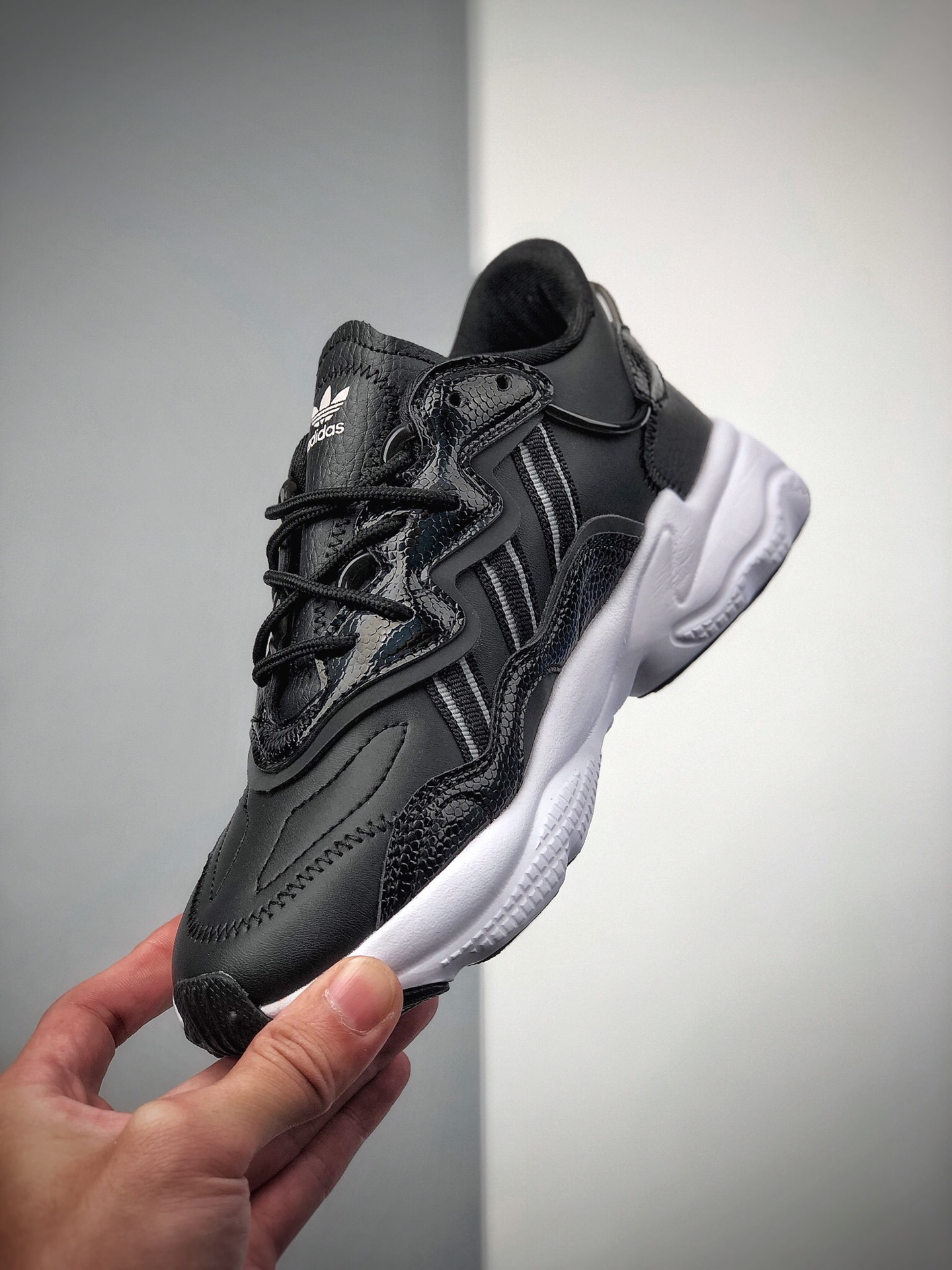 140  公司级 Adidas Originals Ozweego 简版椰子 FV2556