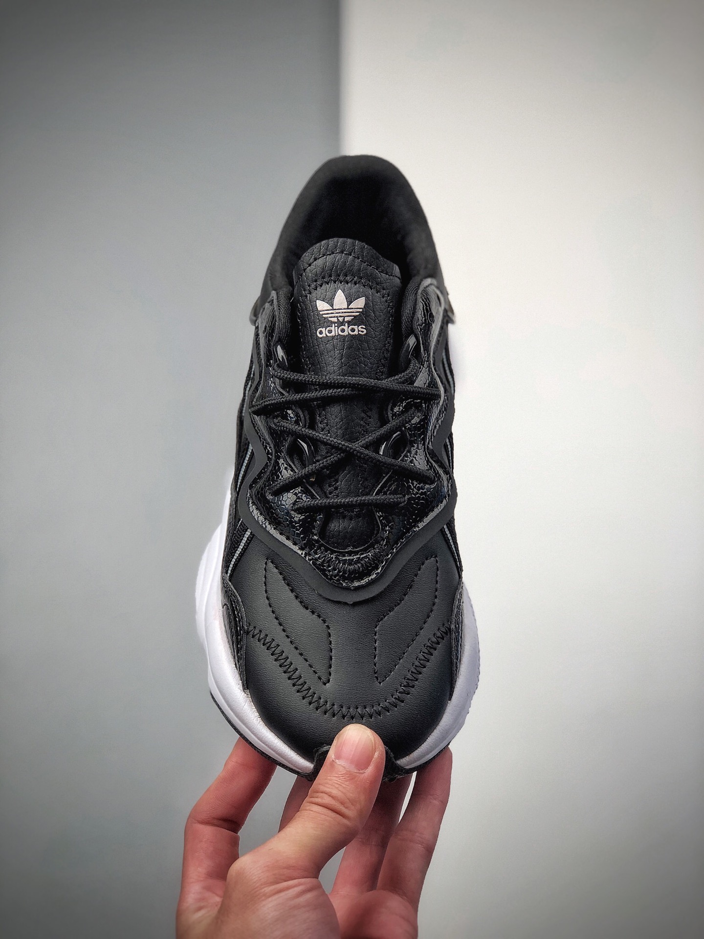 140  公司级 Adidas Originals Ozweego 简版椰子 FV2556