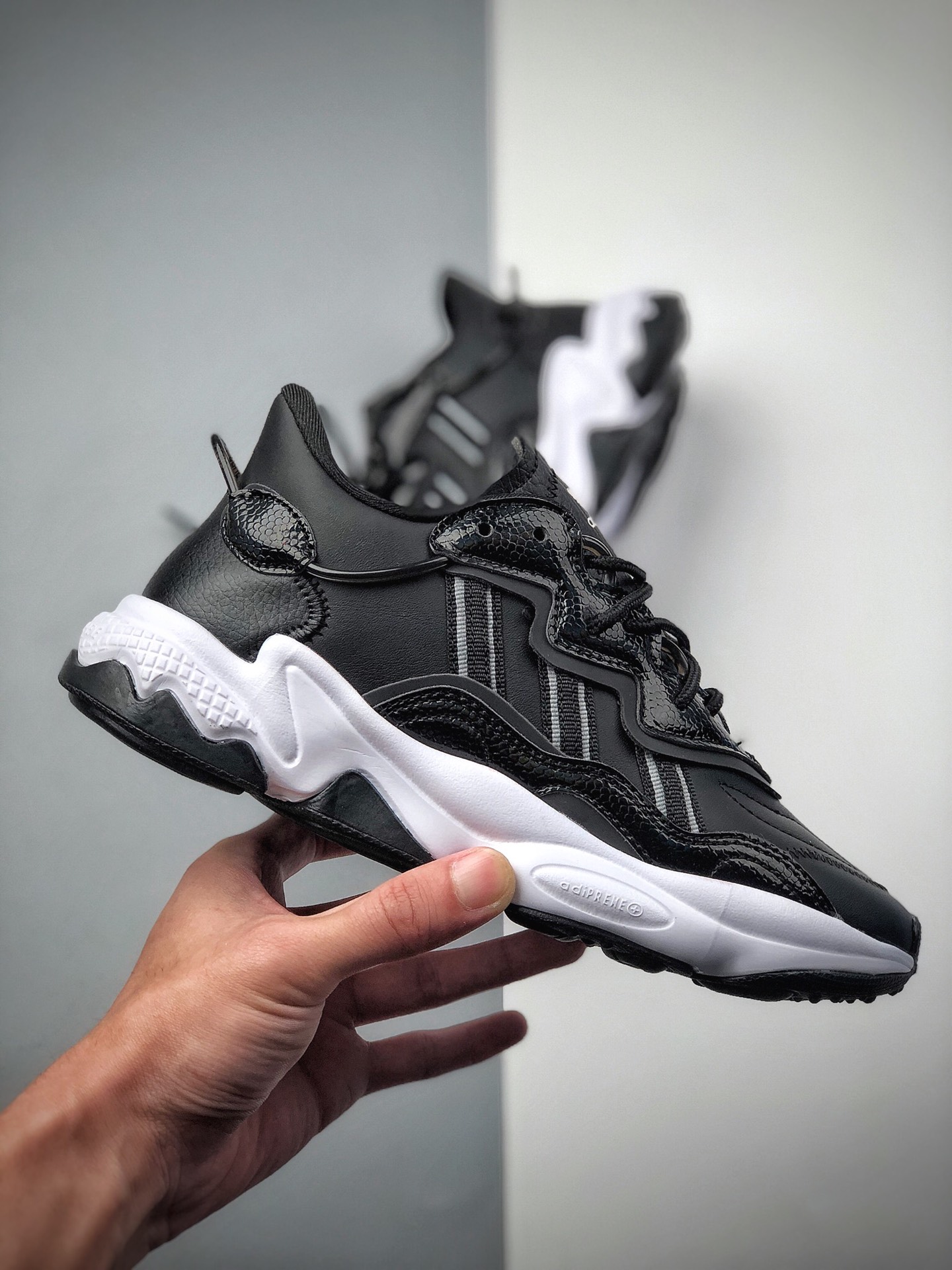 140  公司级 Adidas Originals Ozweego 简版椰子 FV2556