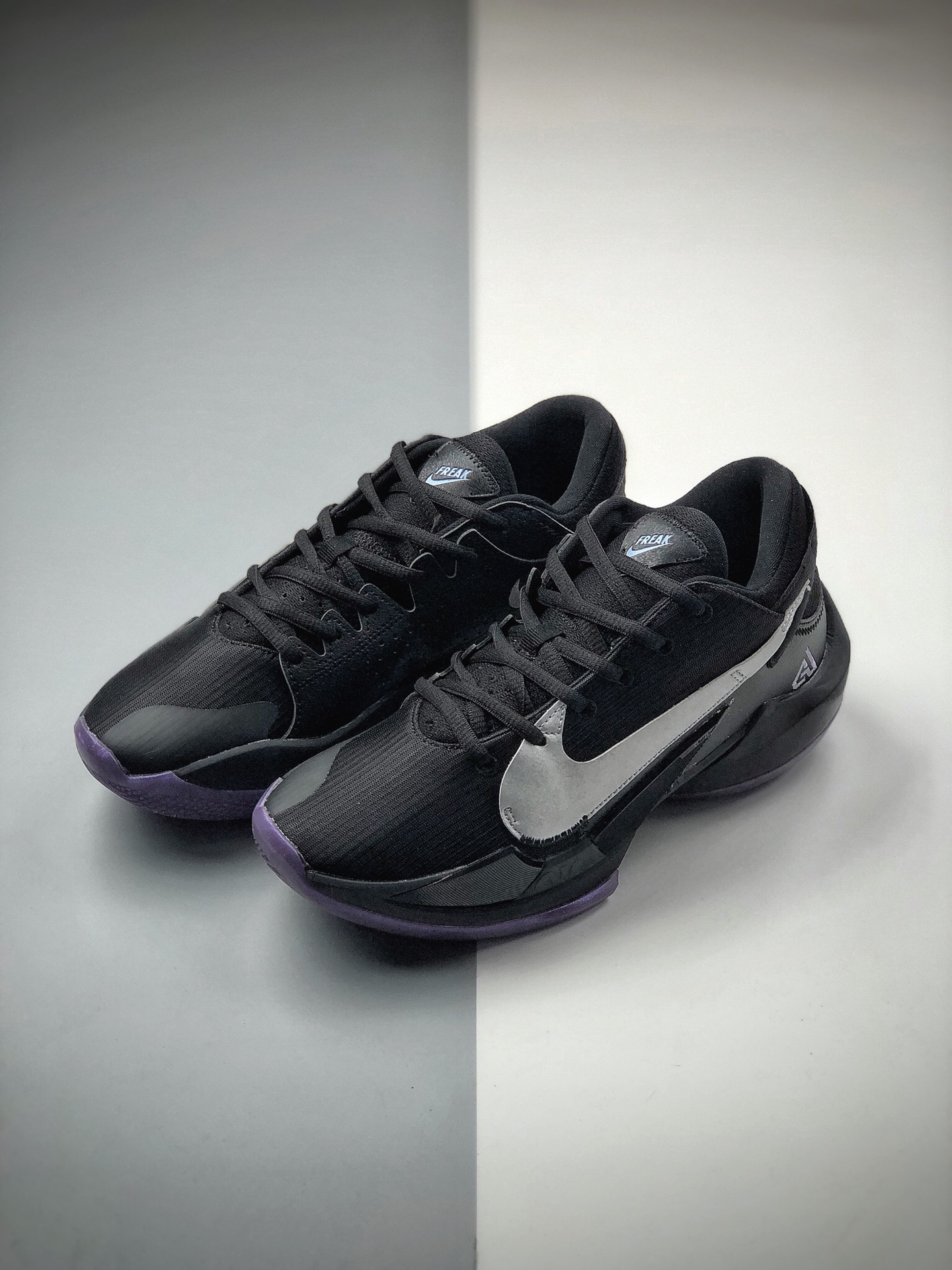 200  耐克Nike Zoom Freak 2”Black/White/Ice Blue”二代字母哥签名低帮休闲运动篮球鞋 货号：CK5424-005