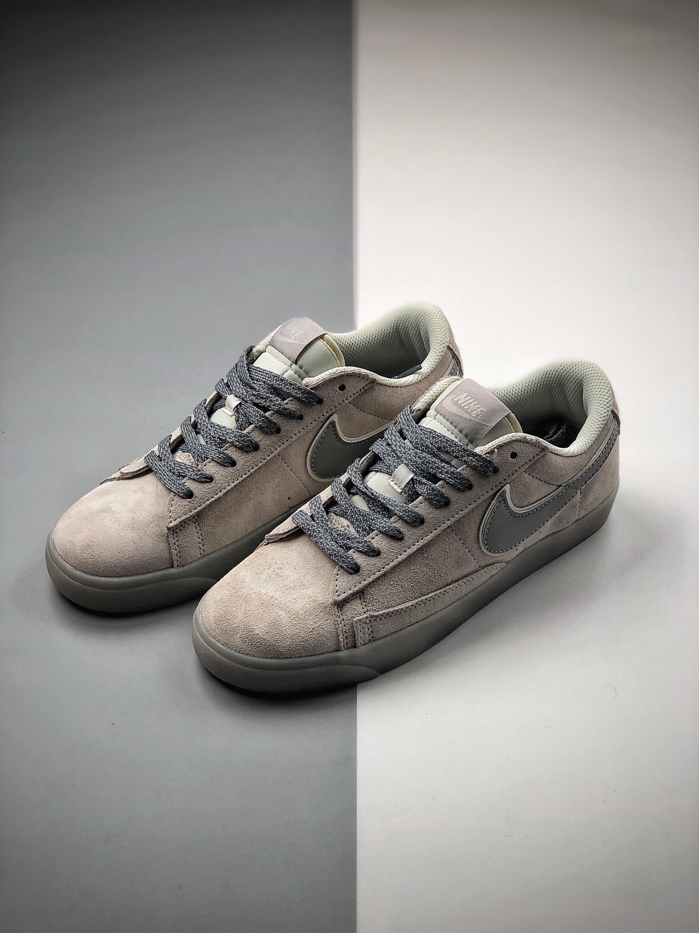 160 Nike Blazer Low Prm 开拓者低帮休闲板鞋   货号：454471-015