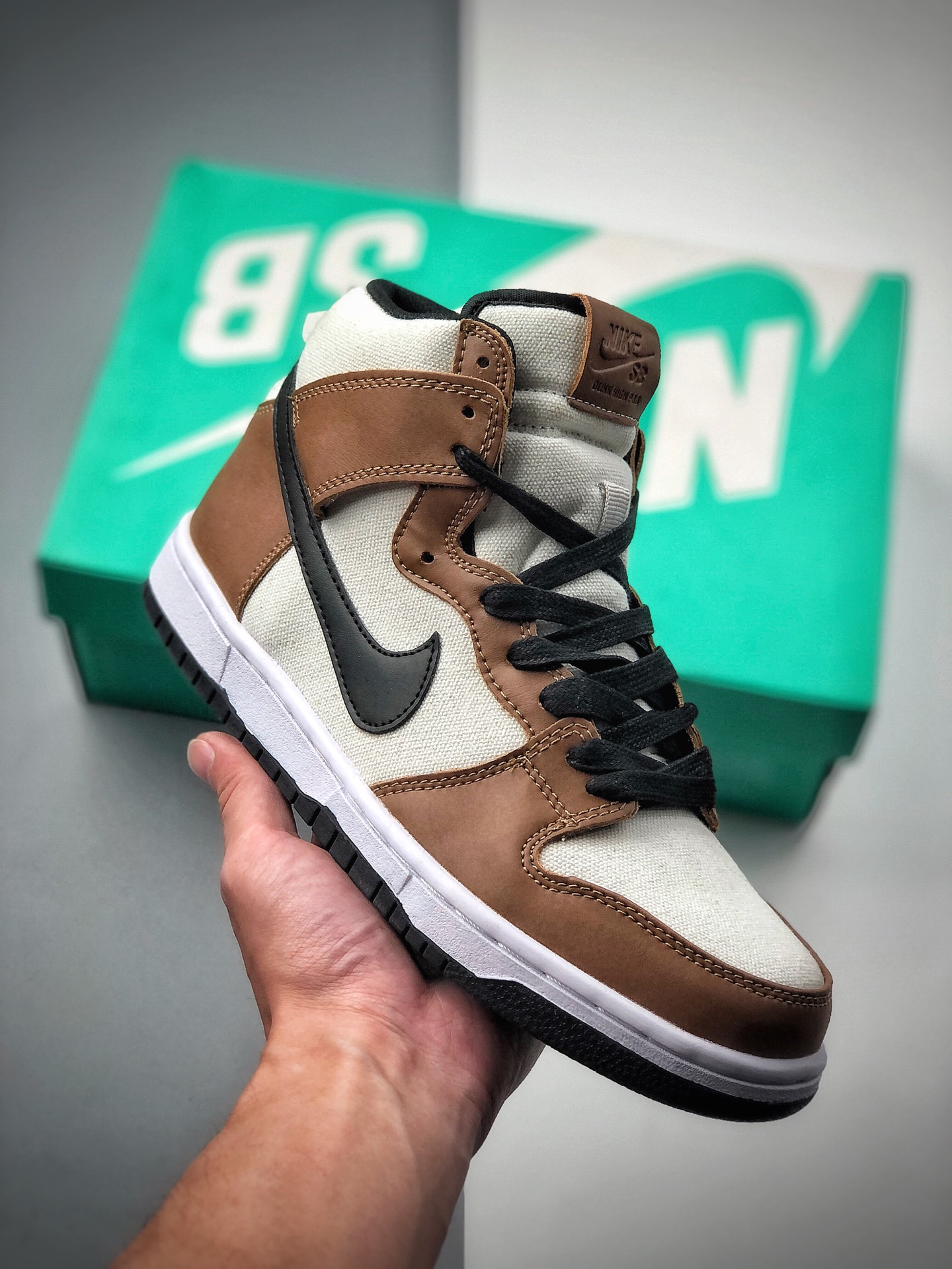 160  NK SB Dunk High Pro “Baroque Brown”   货号：BQ6826-201