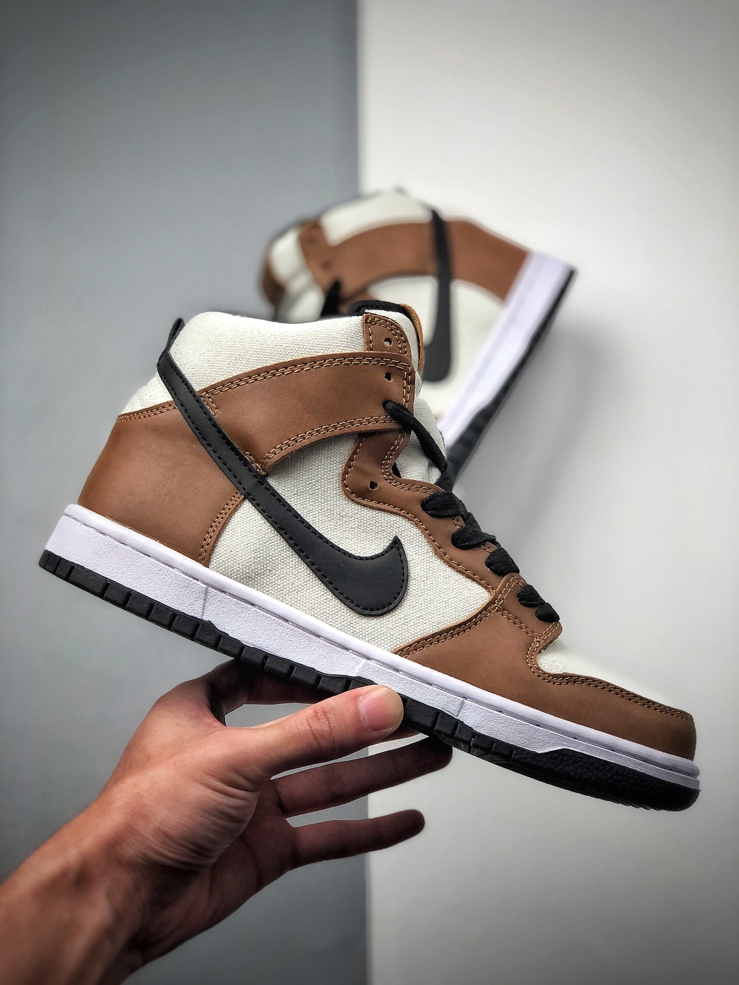 160  NK SB Dunk High Pro “Baroque Brown”   货号：BQ6826-201