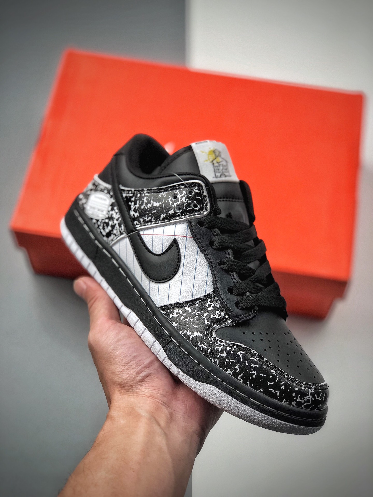 240  Nike SB Dunk Low Premium ”BacktoSchool”以校园为灵感327624-001