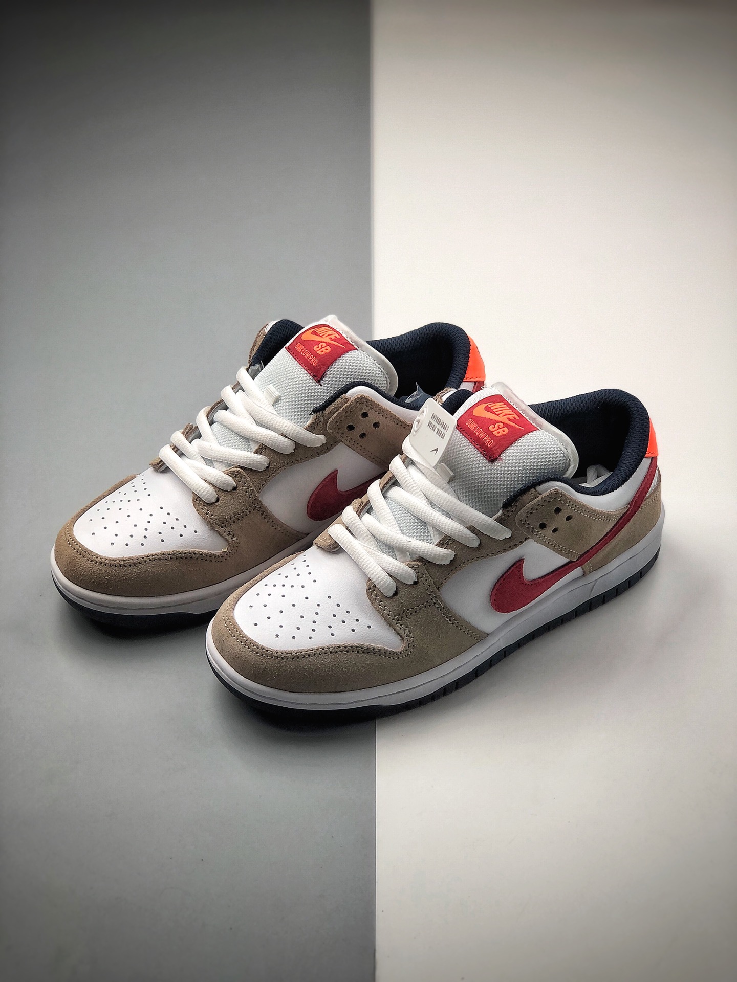 240  Nike SB Dunk Low PRO 货号：BQ6817-201