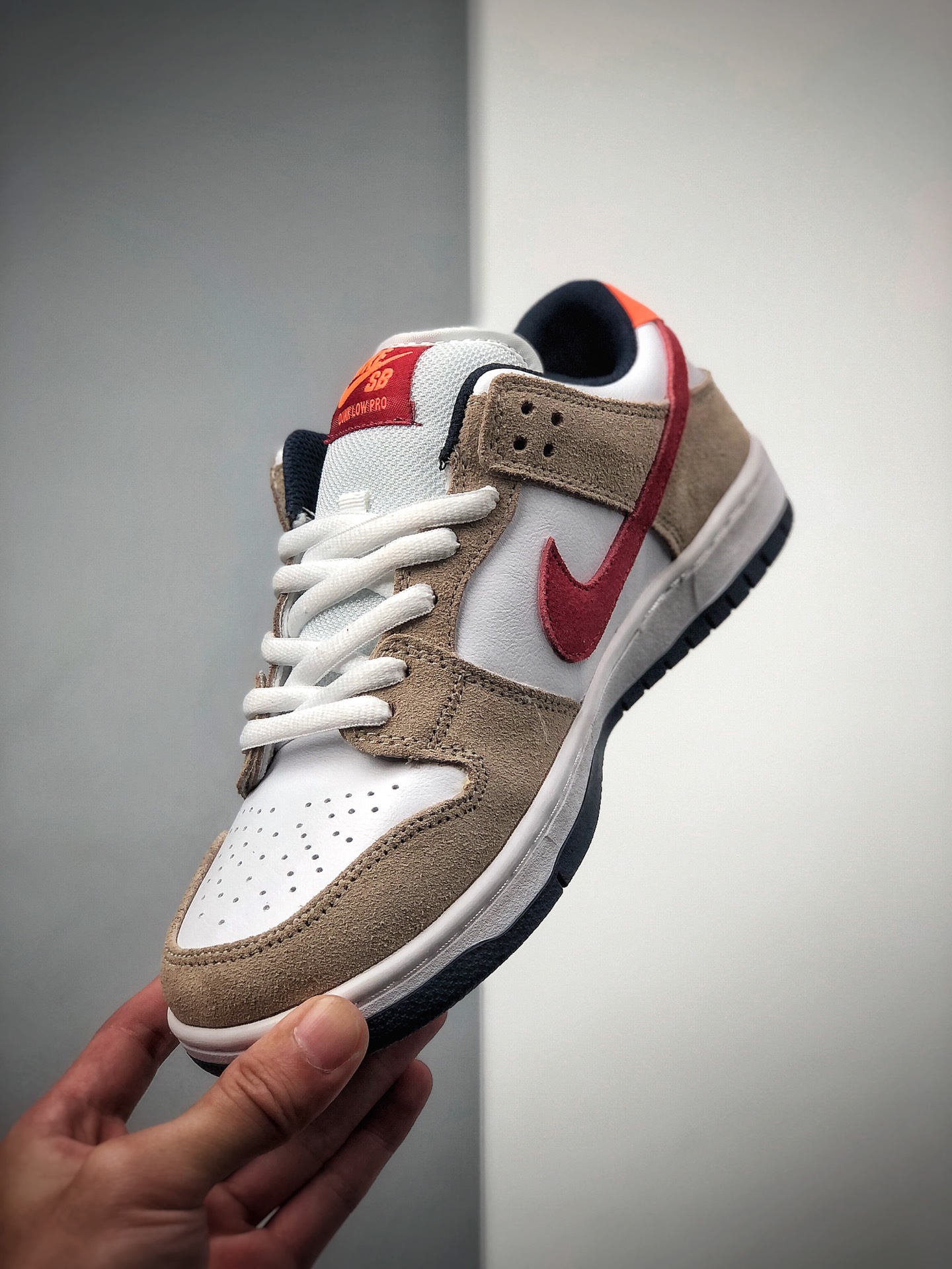 240  Nike SB Dunk Low PRO 货号：BQ6817-201