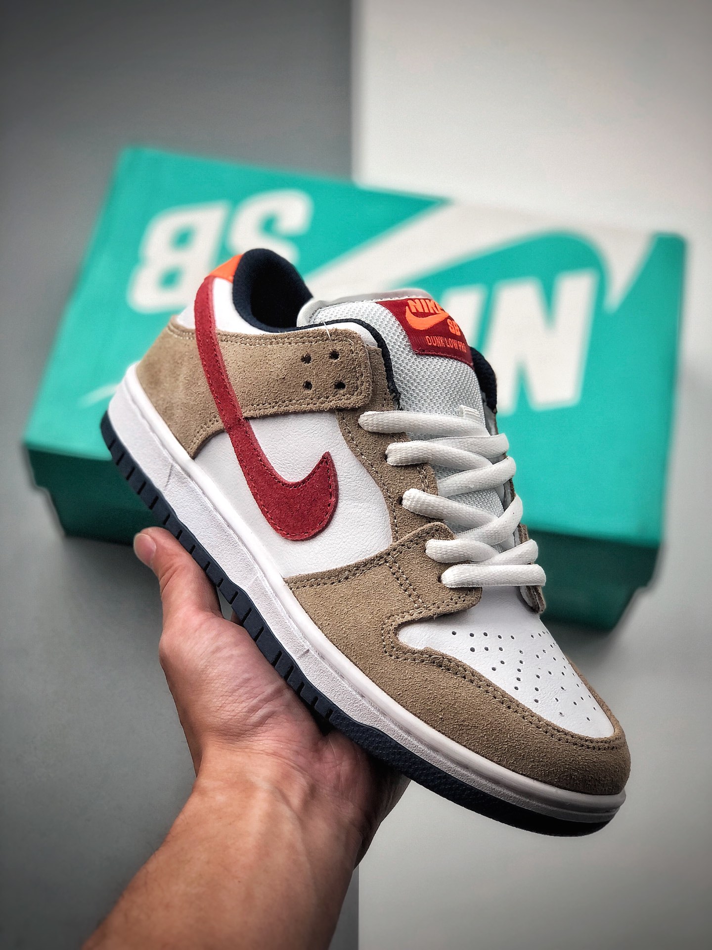 240  Nike SB Dunk Low PRO 货号：BQ6817-201