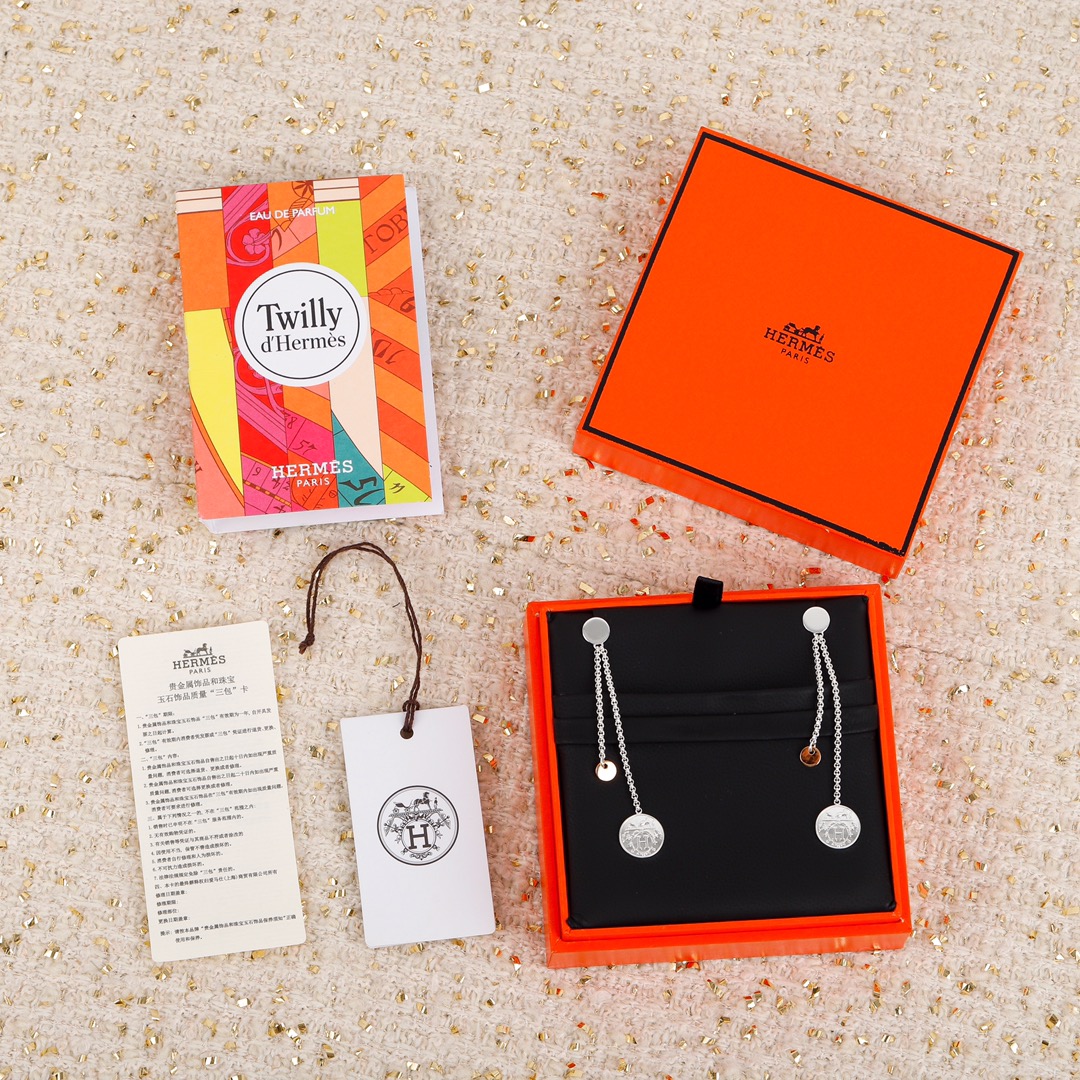 Collier HERMES en argent 925 avec pendentif pièce