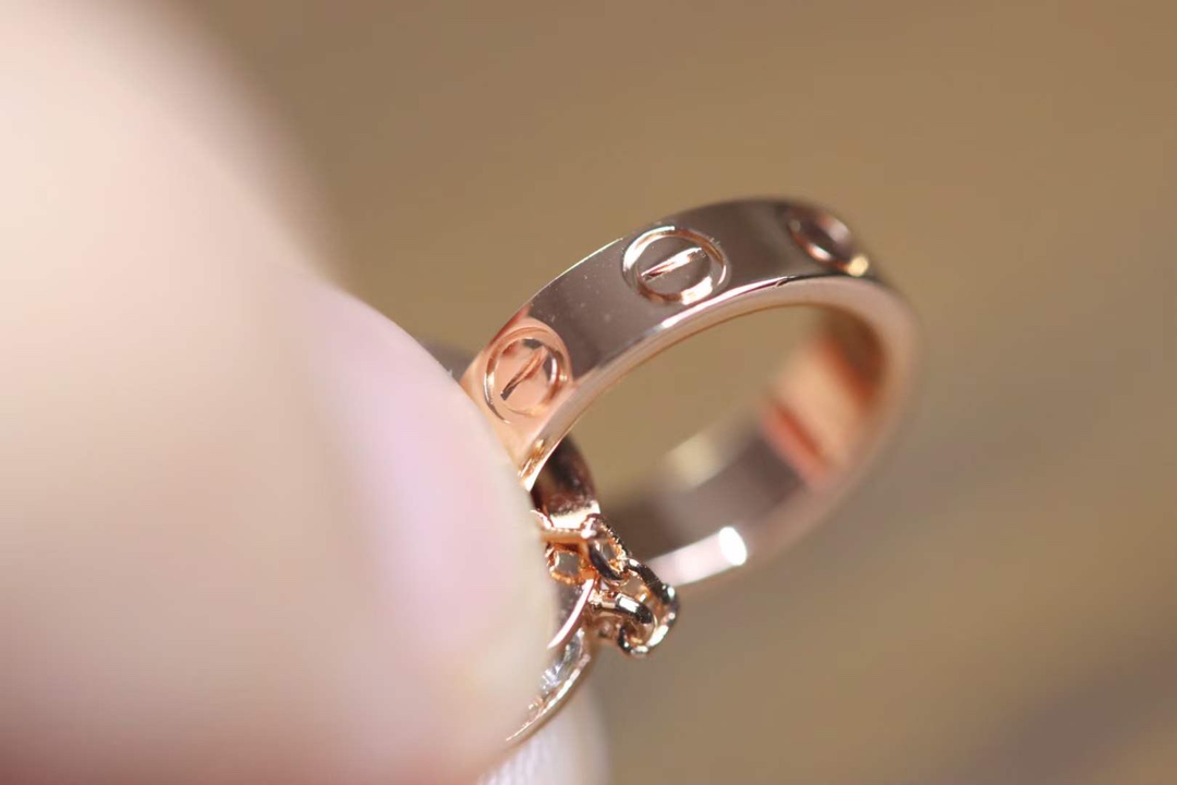 Cartier 卡家 LOVE满钻螺丝双环 锁骨项链