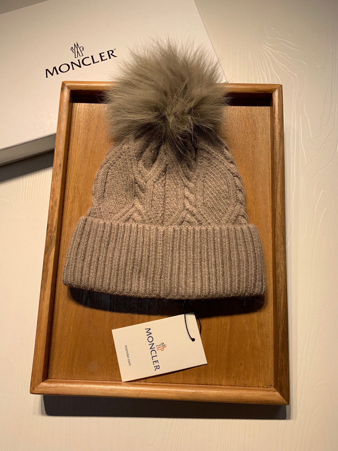 🌹。蒙口。【羊毛单帽-狐狸毛球】客供小羊毛！珍贵典藏的灵魂帽子！客供色纱.每个颜色都非常好看！经典！手感