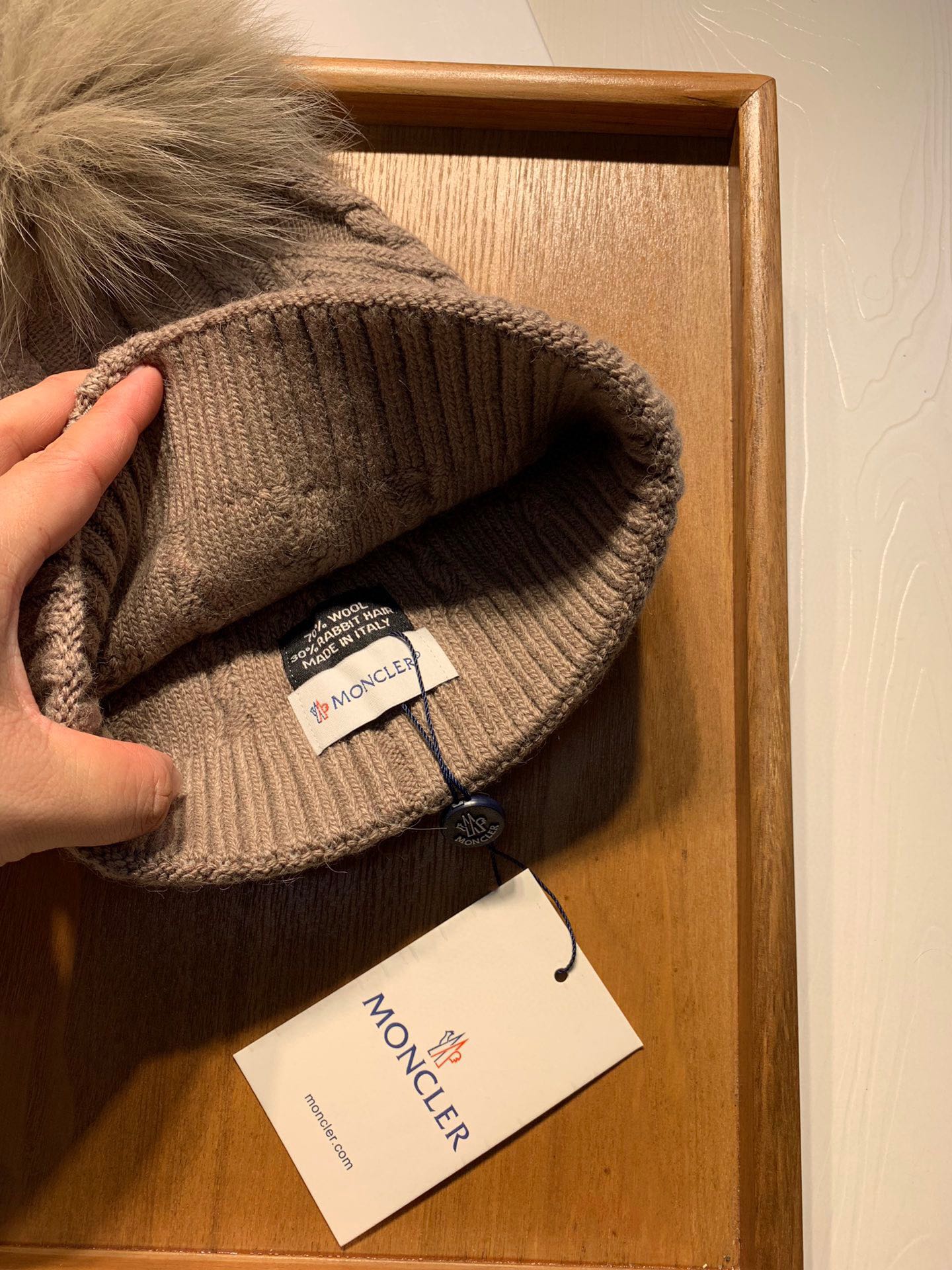 🌹。蒙口。【羊毛单帽-狐狸毛球】客供小羊毛！珍贵典藏的灵魂帽子！客供色纱.每个颜色都非常好看！经典！手感