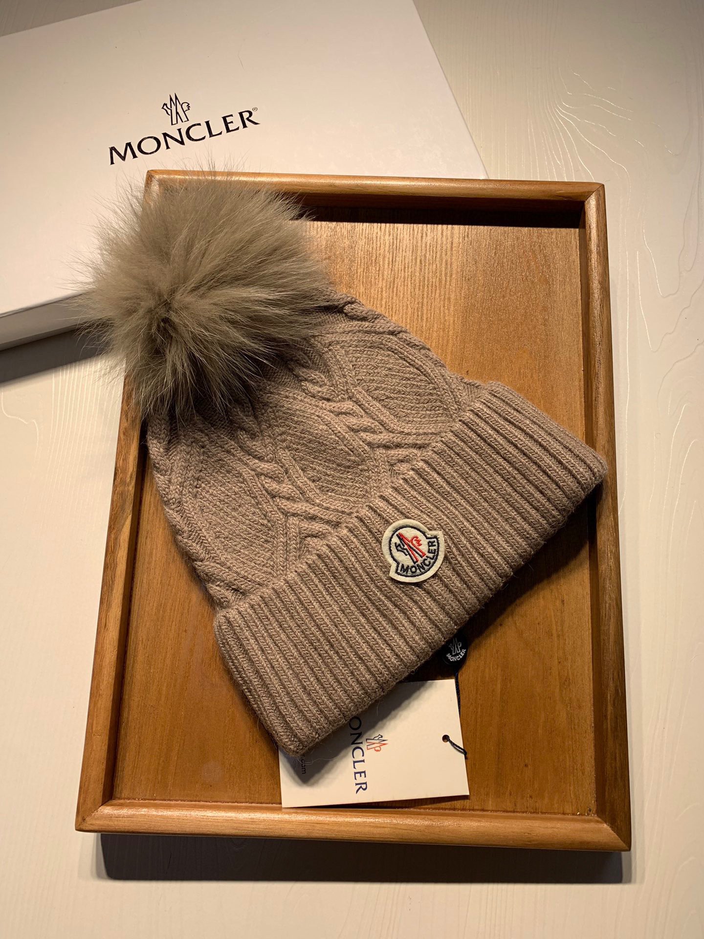 🌹。蒙口。【羊毛单帽-狐狸毛球】客供小羊毛！珍贵典藏的灵魂帽子！客供色纱.每个颜色都非常好看！经典！手感