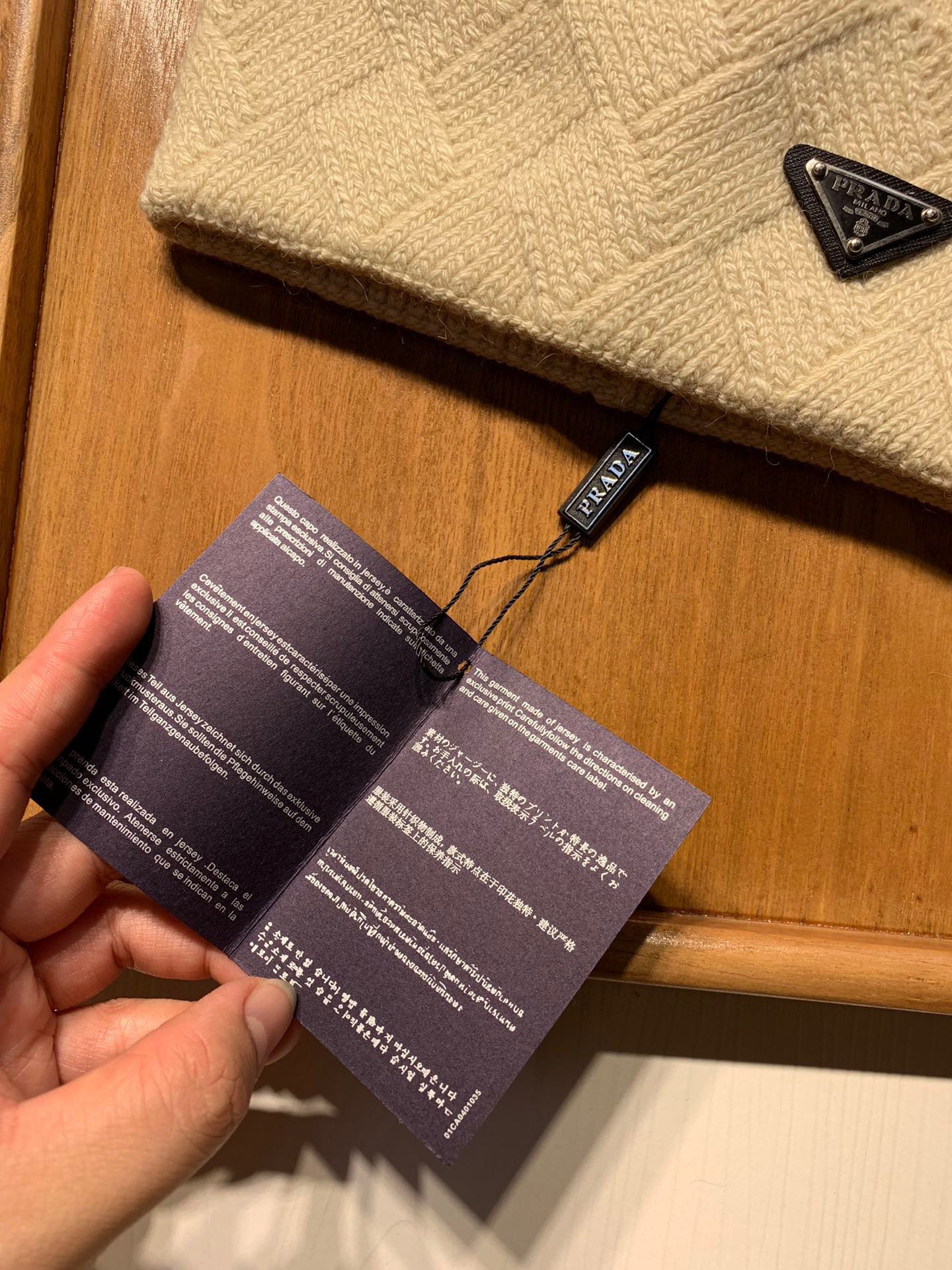 🌹。Prada。【羊毛单帽-带狐狸毛球】客供小羊毛！珍贵典藏的灵魂帽子！客供色纱.每个颜色都非常好看！经