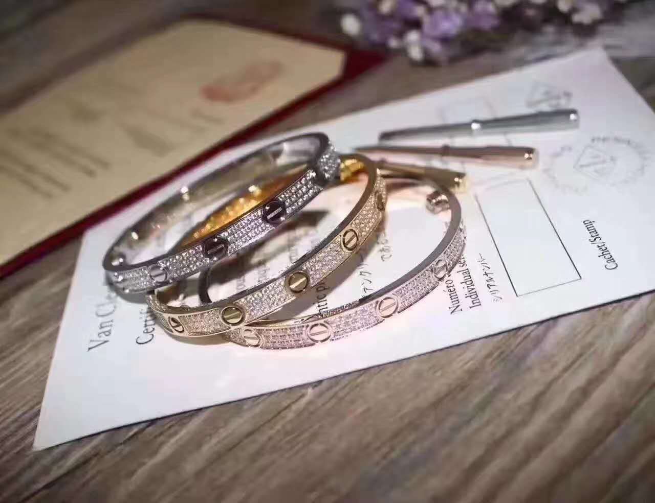 Cartier 卡地亚满天星手镯 简约设计 高大上
