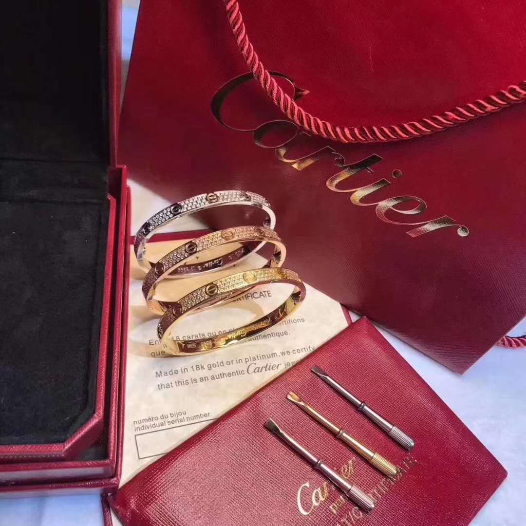 Cartier 卡地亚满天星手镯 简约设计 高大上