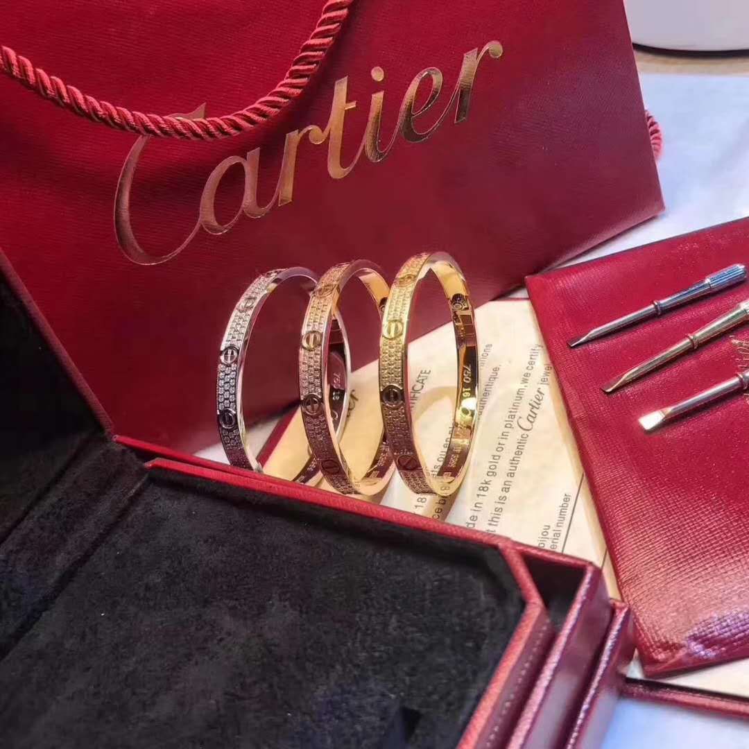 Cartier 卡地亚满天星手镯 简约设计 高大上