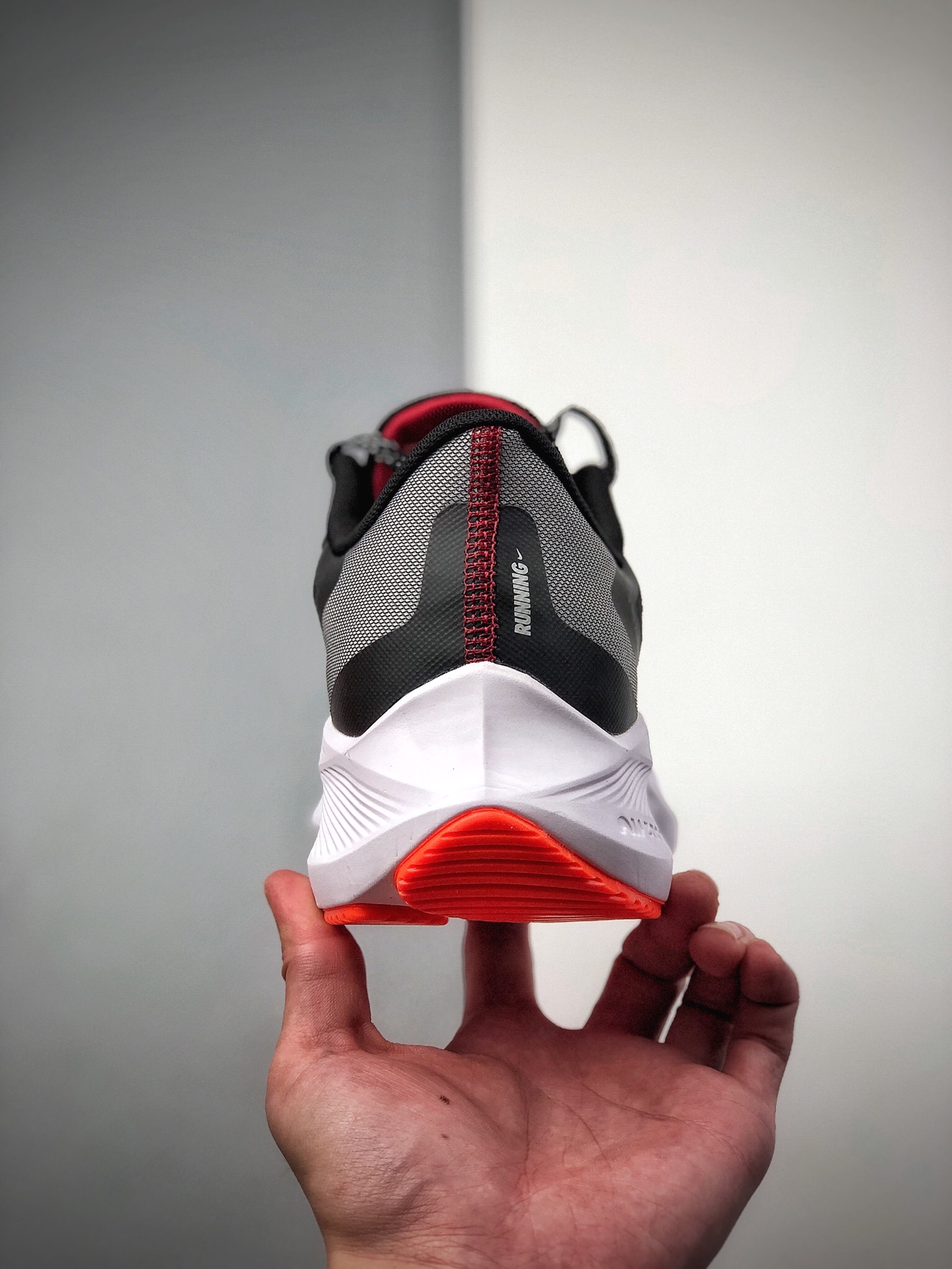 160 耐克Nike Zoom WINFLO 7 代 登月轻质透气休闲运动跑步鞋cl029-011