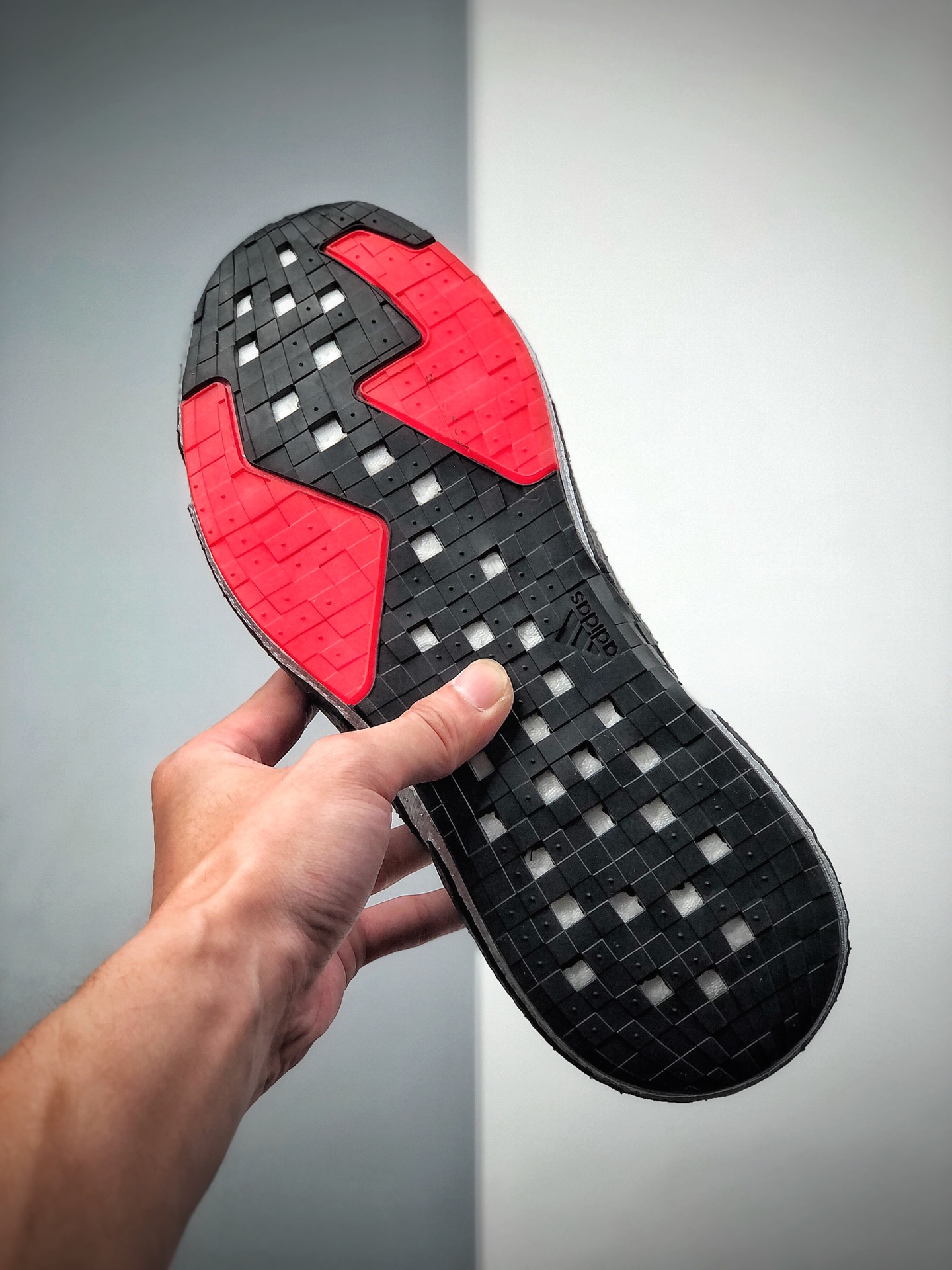 220  全网新品首发 adidas Boost X9000L4 系列款式整体造型极具速度感FY0778