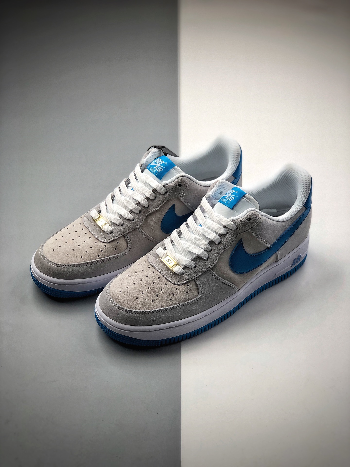 220 Nike 空军一号运动休闲板鞋  货号：CN0884-001