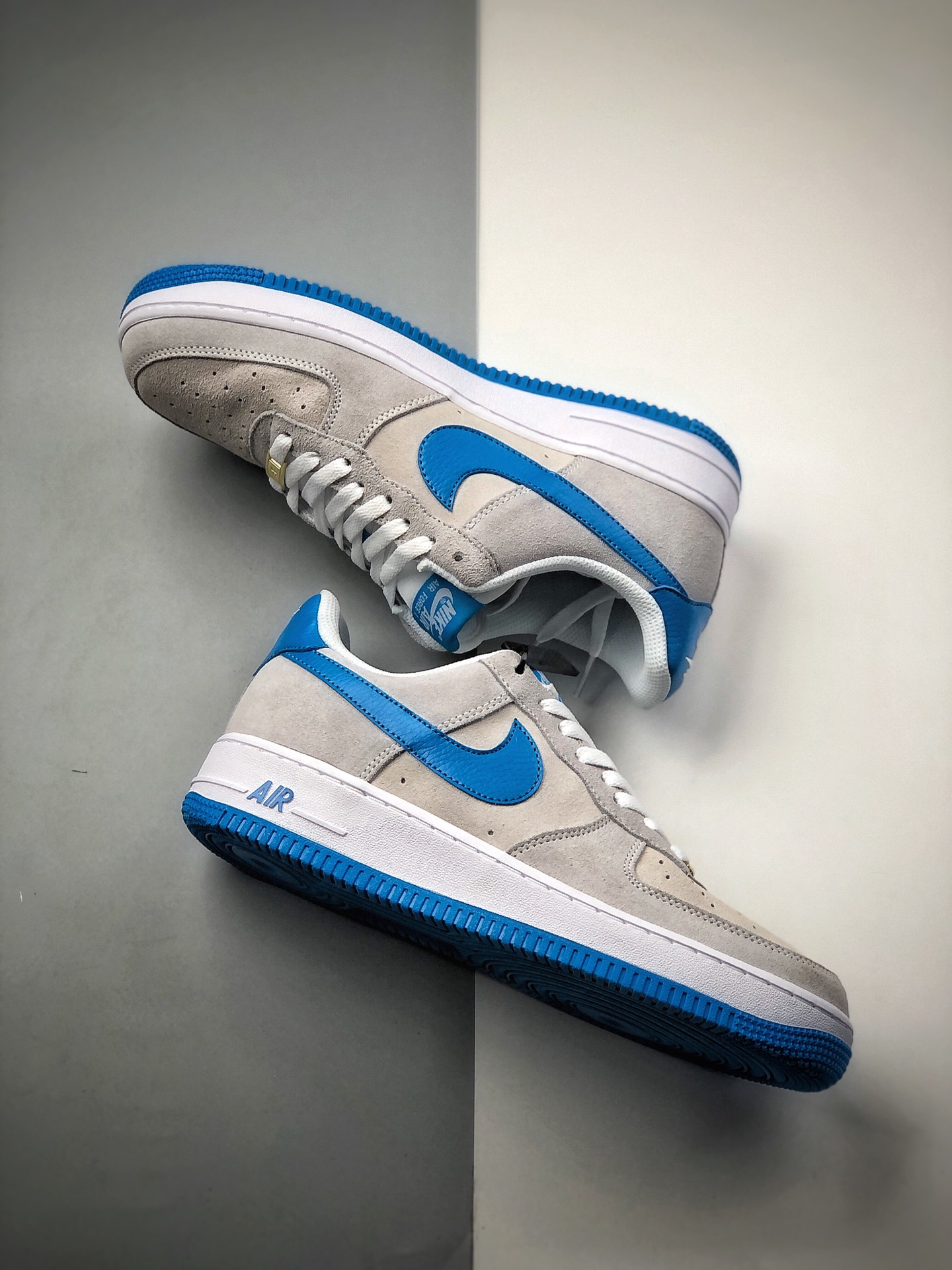 220 Nike 空军一号运动休闲板鞋  货号：CN0884-001