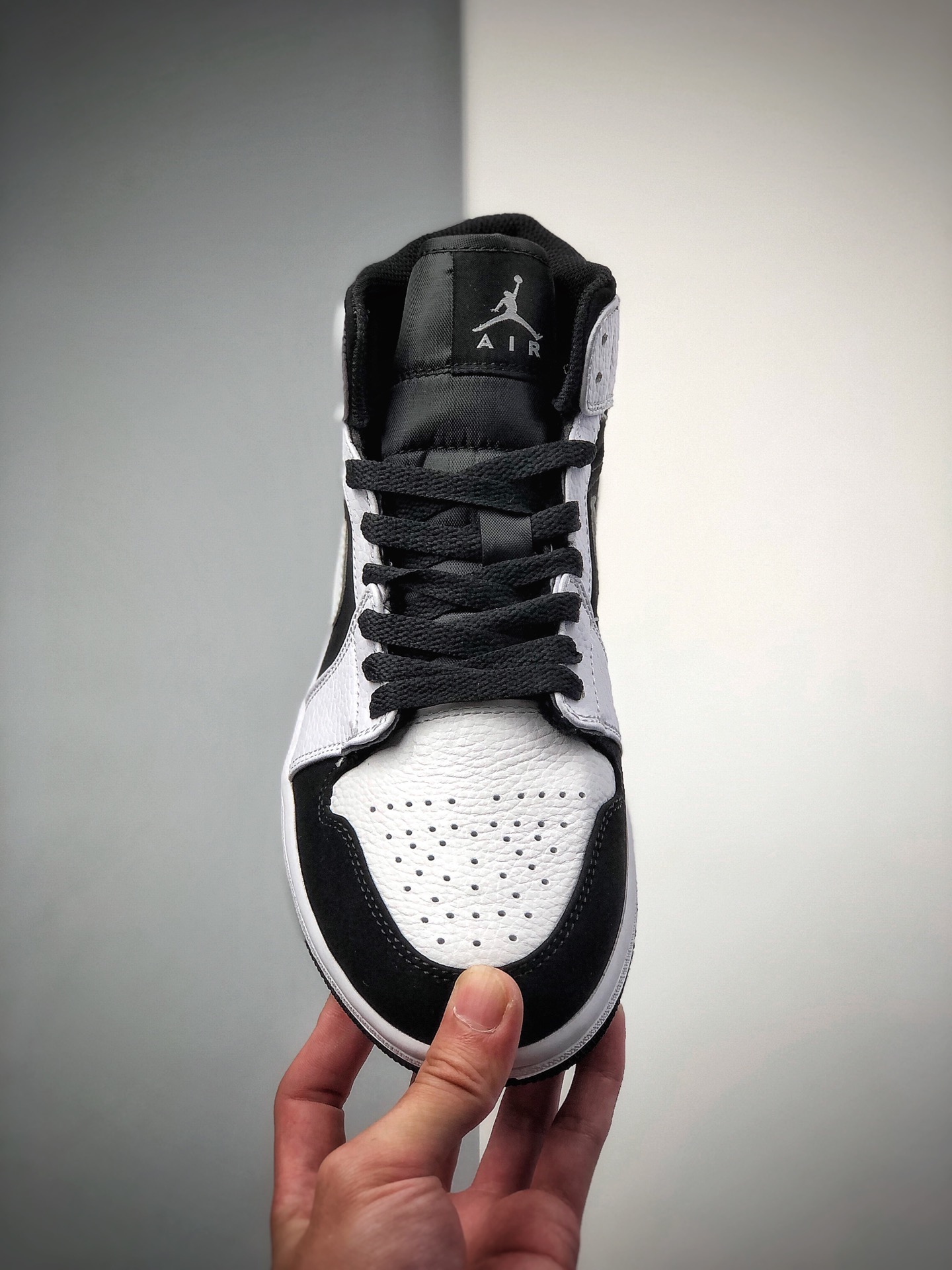 280  Nike Air Jordan 1 MID AJ1乔丹1代中邦 真标原盒 牛头层荔枝纹鞋面 554724-113