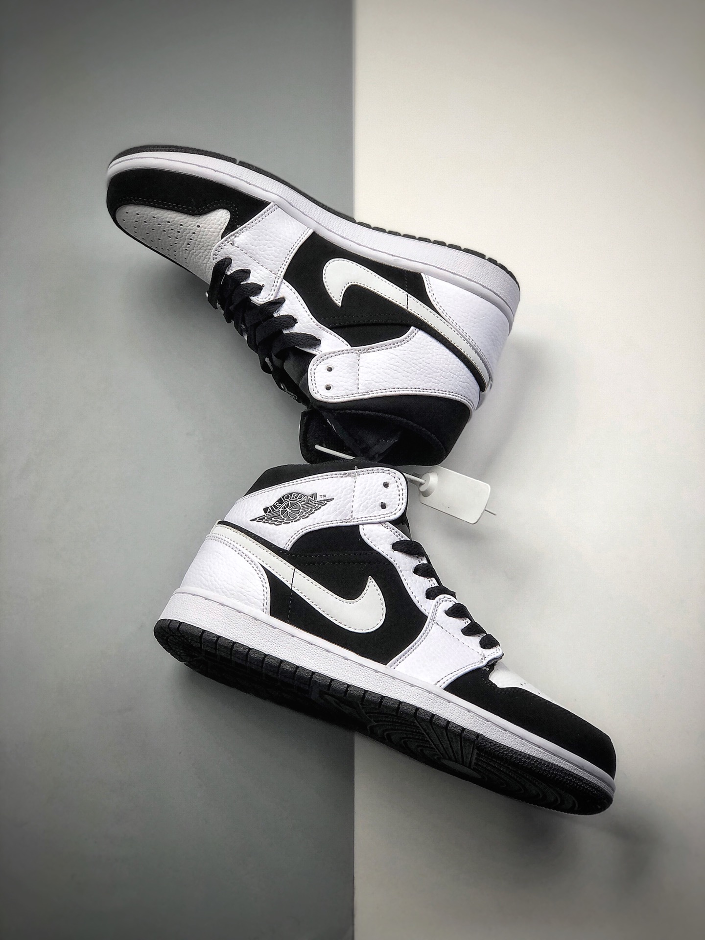 280  Nike Air Jordan 1 MID AJ1乔丹1代中邦 真标原盒 牛头层荔枝纹鞋面 554724-113