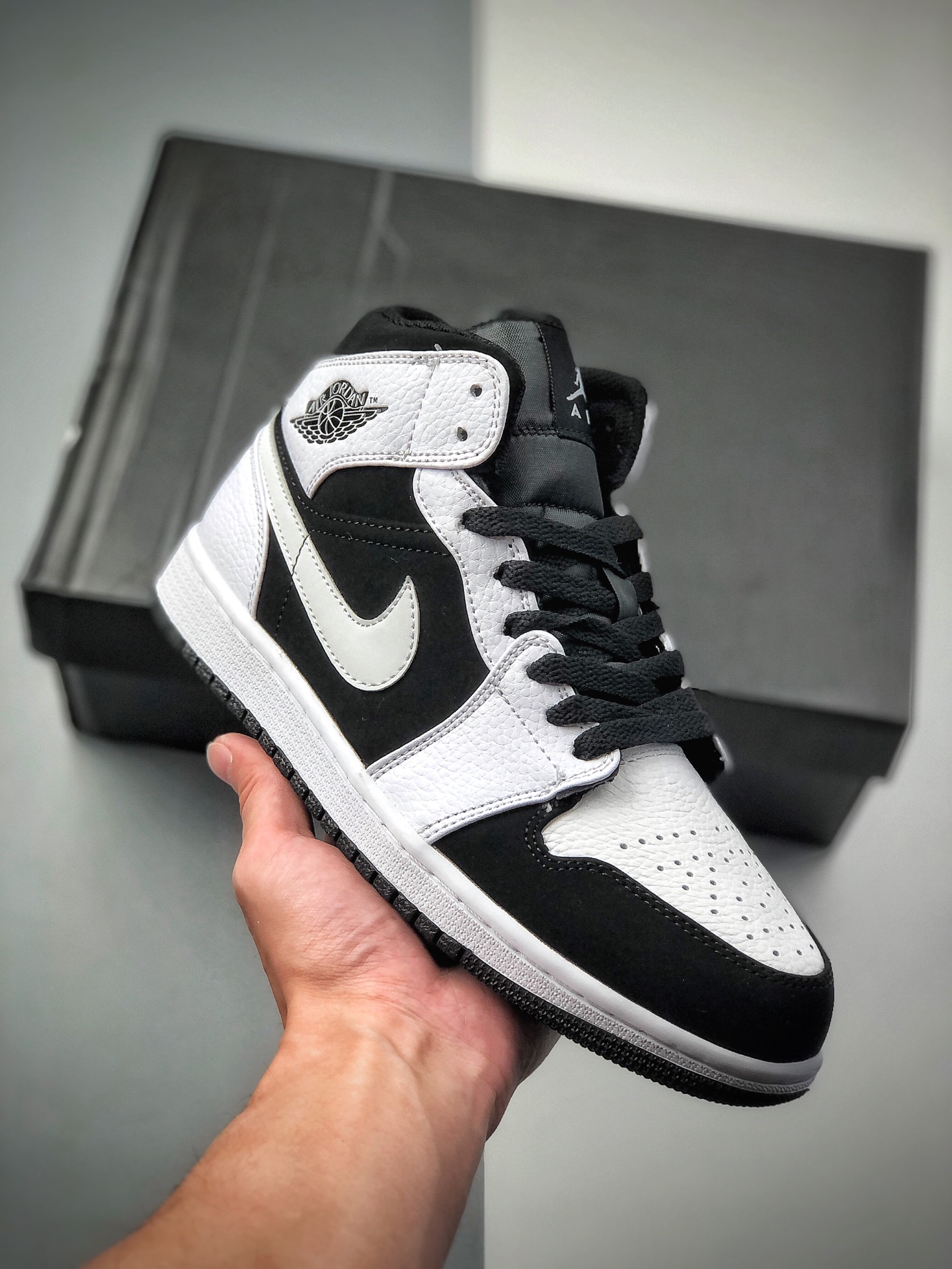 280  Nike Air Jordan 1 MID AJ1乔丹1代中邦 真标原盒 牛头层荔枝纹鞋面 554724-113