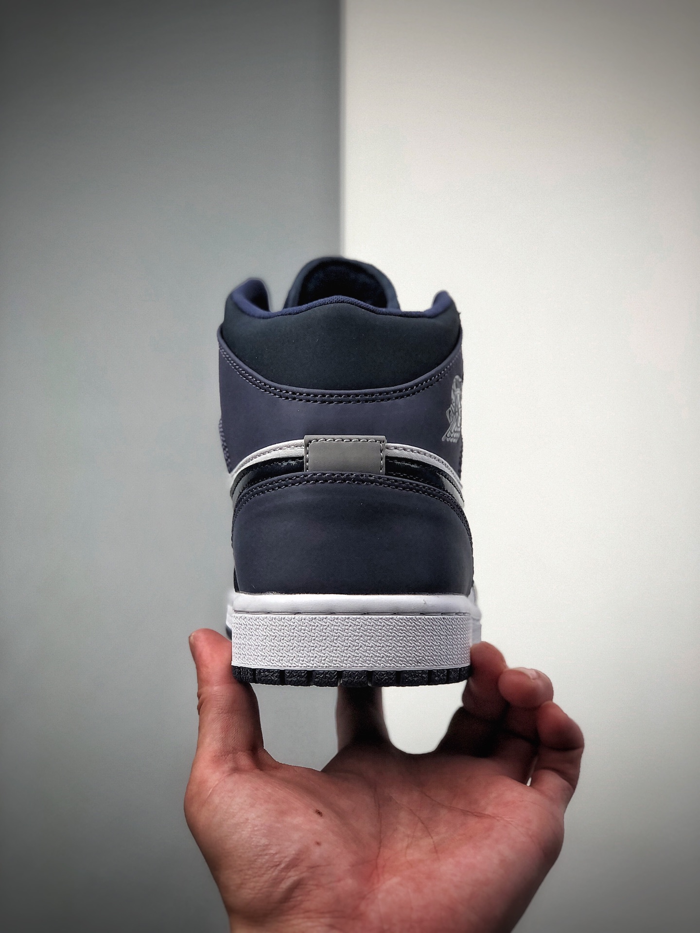 280  （UGG AJ1联名加绒款）Nike Air Jordan 1 MID AJ1乔丹1代中邦 真标原盒 牛头层荔枝纹鞋面 554724-445