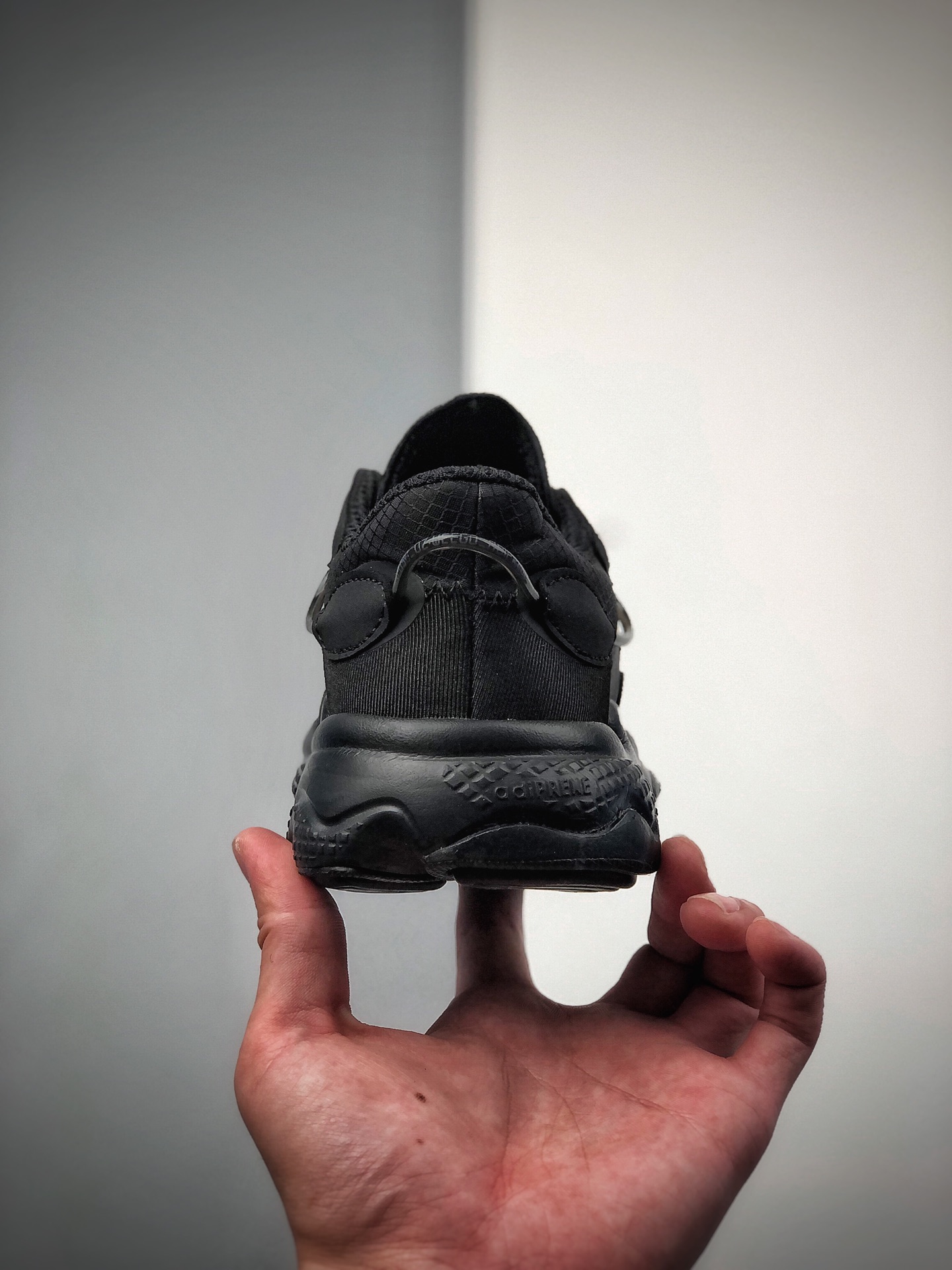 140  公司级 Adidas Originals Ozweego 简版椰子 FV9665