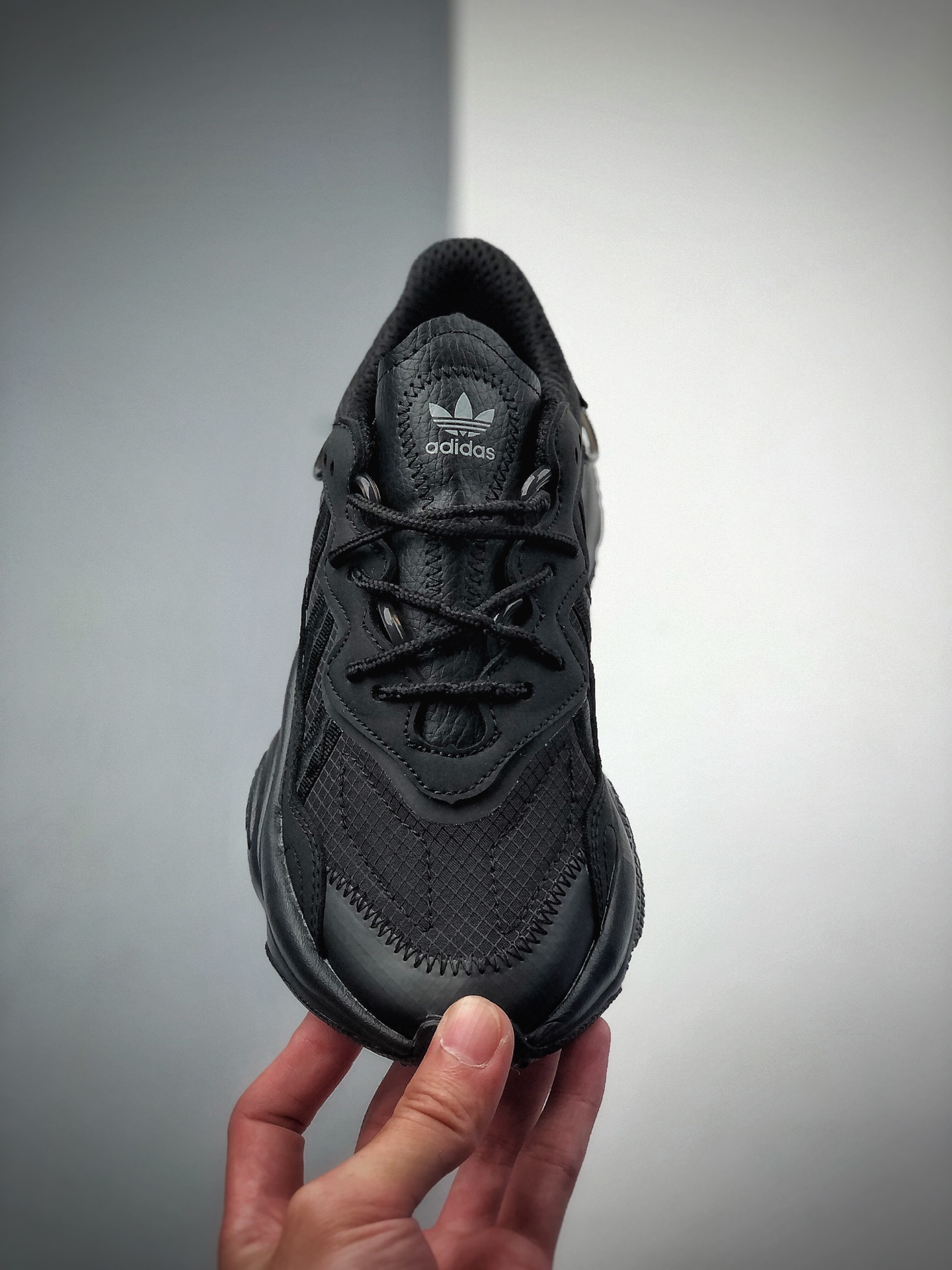 140  公司级 Adidas Originals Ozweego 简版椰子 FV9665