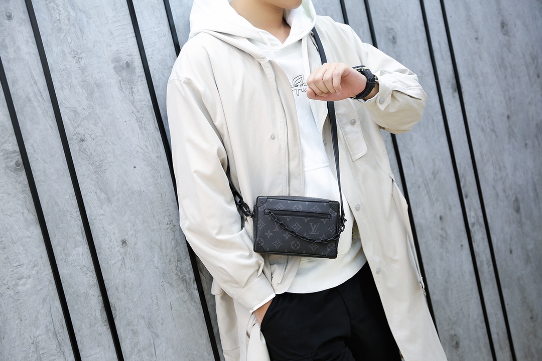 内部价 菱格变码SP免检 。 𝕄𝕀ℕ𝕀 𝕊𝕆𝔽𝕋 𝕋ℝ𝕌ℕ𝕂 链条包M44735 
☞上身图 供参考☜
雅致而不失硬朗的气质_
时尚而不失大方的味道_