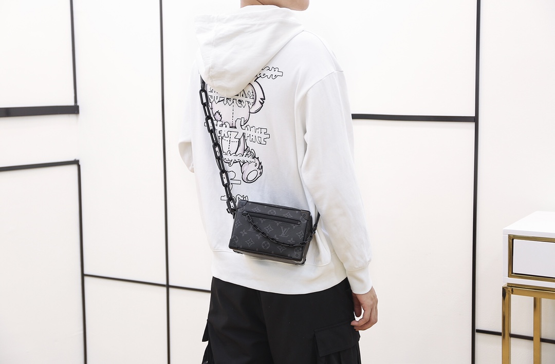 内部价 菱格变码SP免检 。 𝕄𝕀ℕ𝕀 𝕊𝕆𝔽𝕋 𝕋ℝ𝕌ℕ𝕂 链条包M44735 
☞上身图 供参考☜
雅致而不失硬朗的气质_
时尚而不失大方的味道_