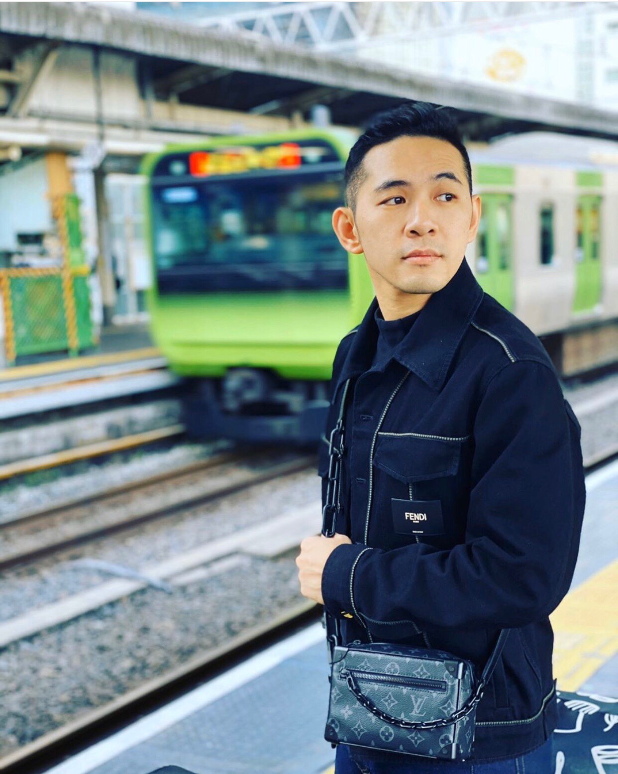 优雅而不失时尚_
帅到我无可抗拒！
