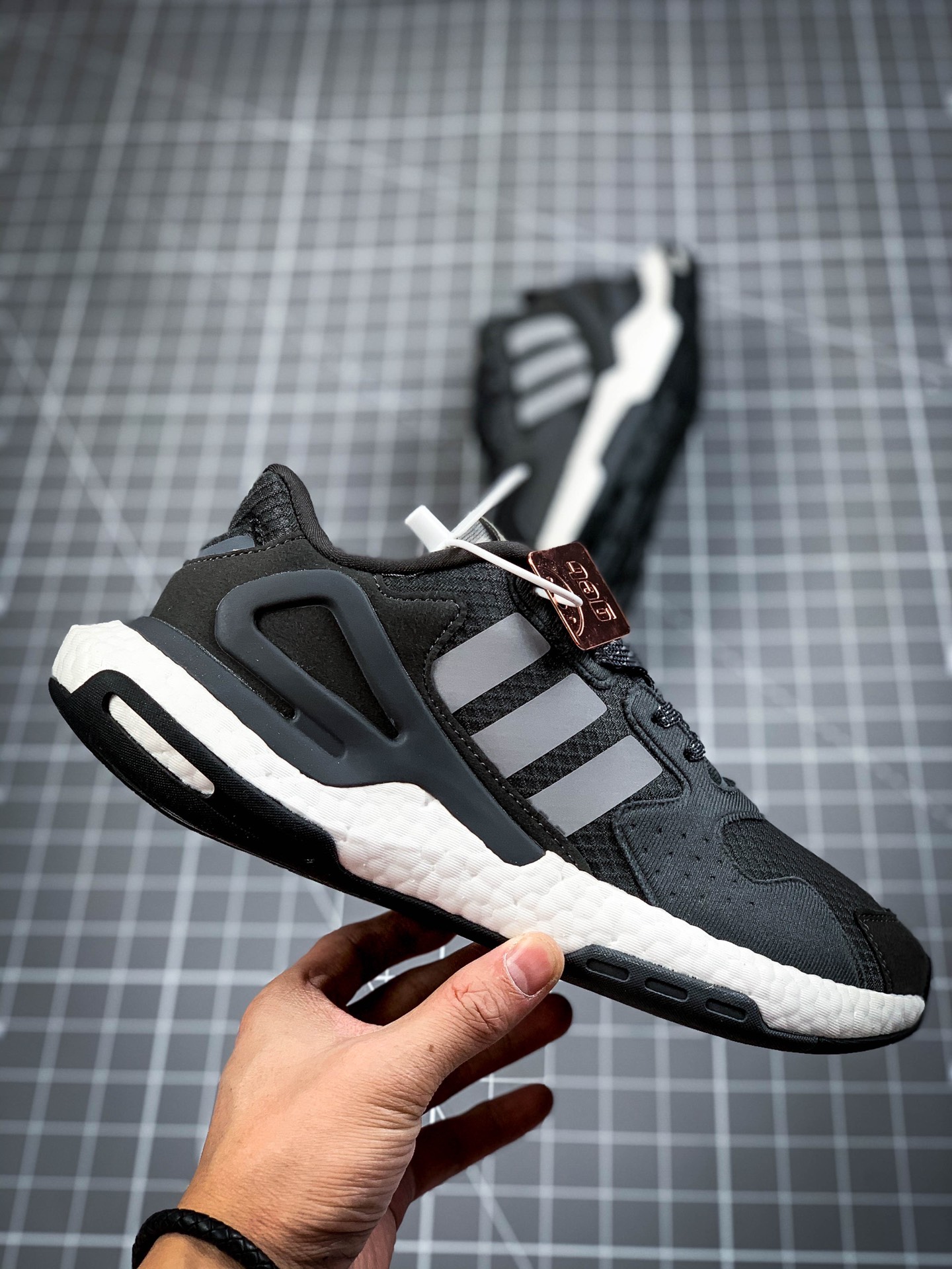 220 Adidas Day Jogger 2020 Boost FW4041 FW3020