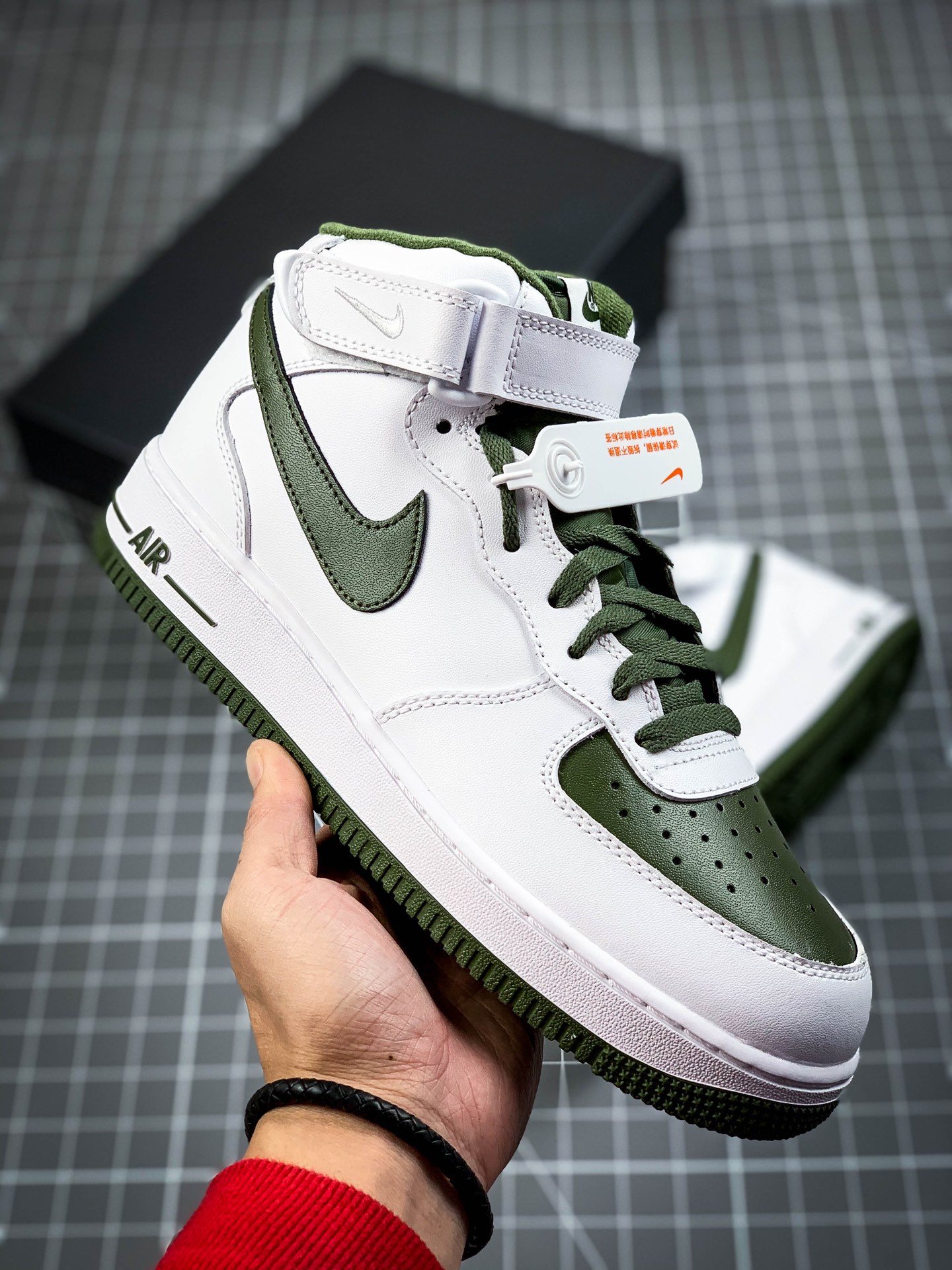220 NK Air Force 1 '07  Mid Leather ”White/University Red” AO2424-102