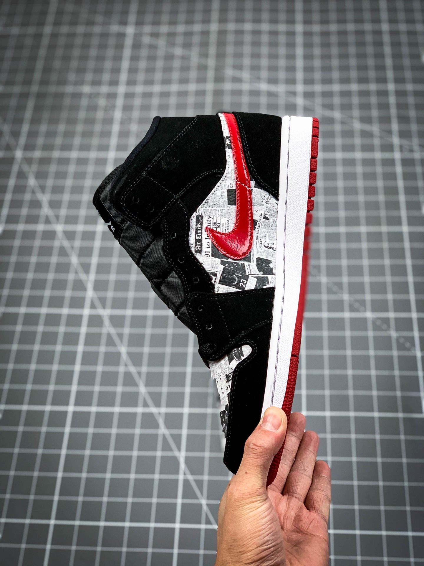 240 Air Jordan 1 Mid AJ1乔1中帮文化篮球鞋  体育画报 报纸 女鞋7孔BQ6931-061