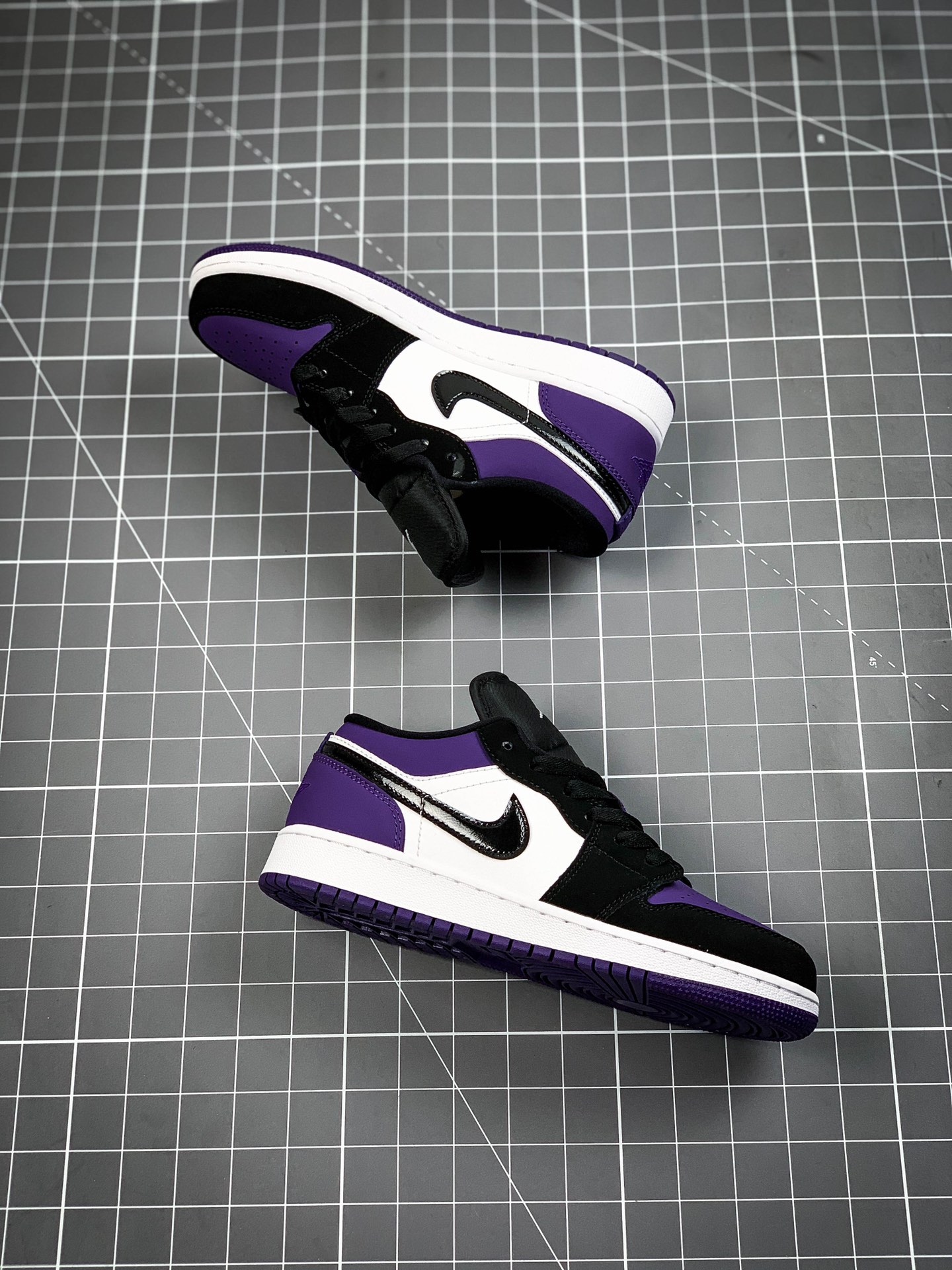 220  Air Jordan 1 Low AJ1乔1 低帮文化休闲运动板鞋 紫脚趾 男鞋7孔 553558-125