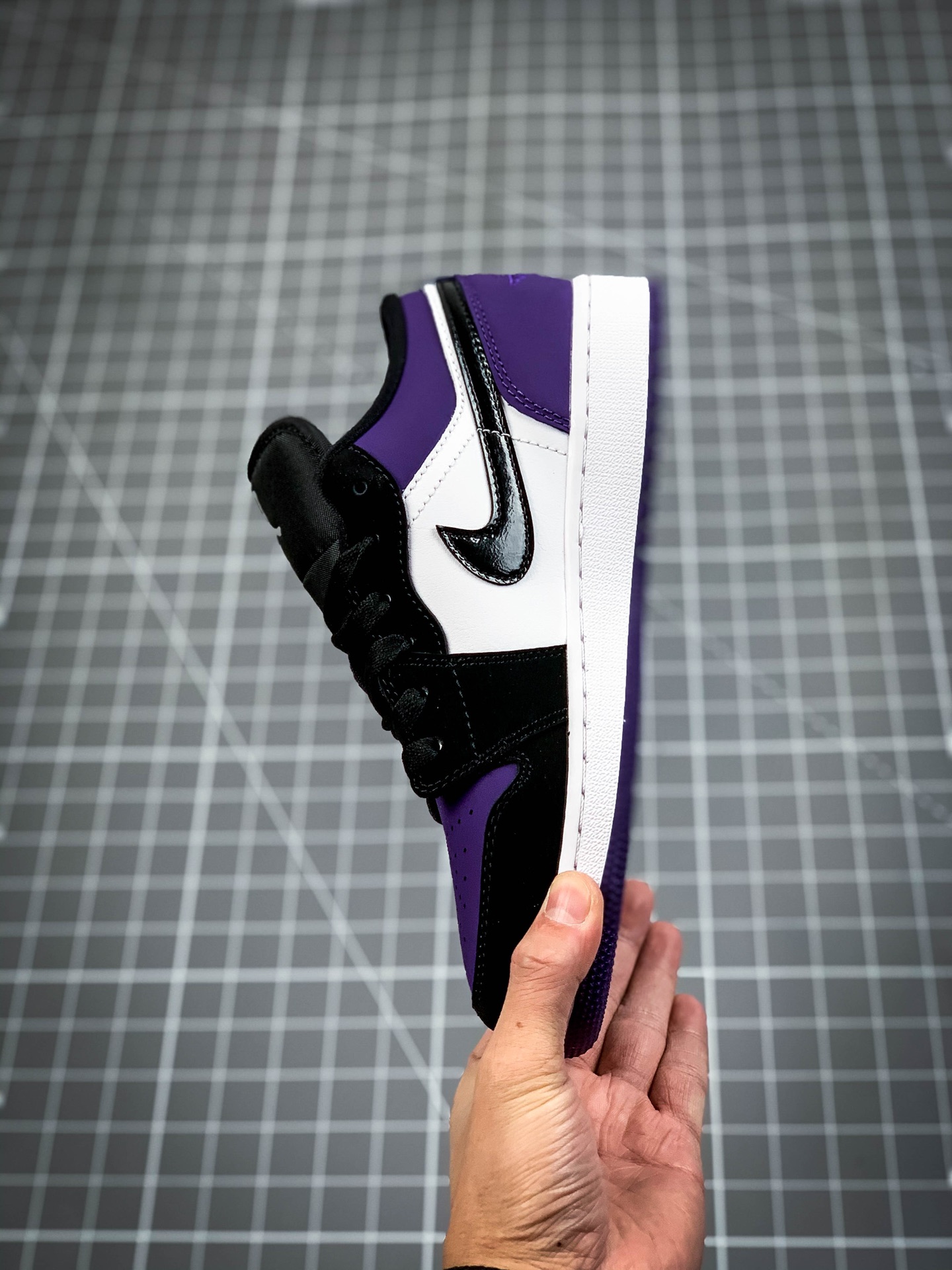 220  Air Jordan 1 Low AJ1乔1 低帮文化休闲运动板鞋 紫脚趾 男鞋7孔 553558-125