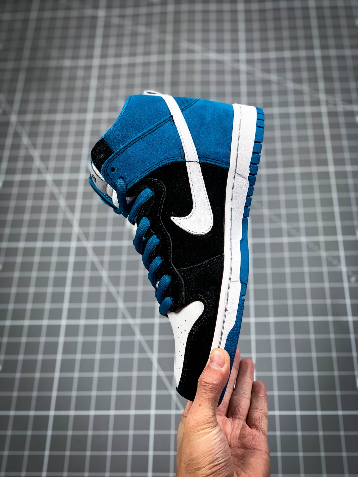 260  Nike SB Zoom Dunk High 高帮运动休闲滑板鞋 305050-014
