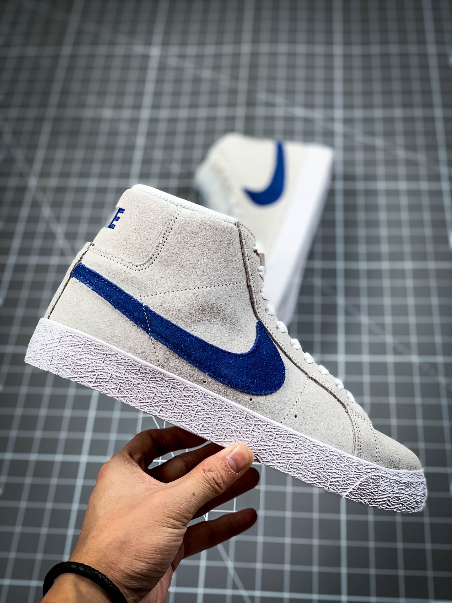 220 公司级#耐克Nike Blazer Mid 灰白/红白 开拓者系列 864349-104