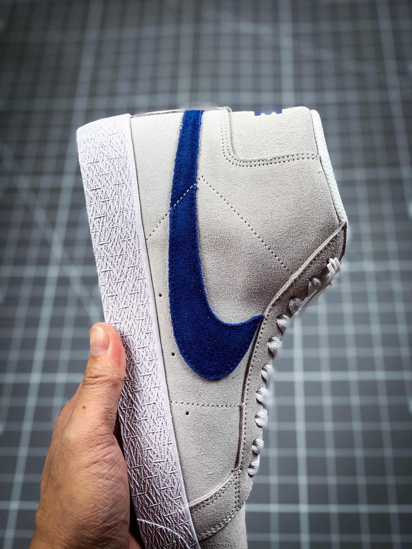 220 公司级#耐克Nike Blazer Mid 灰白/红白 开拓者系列 864349-104
