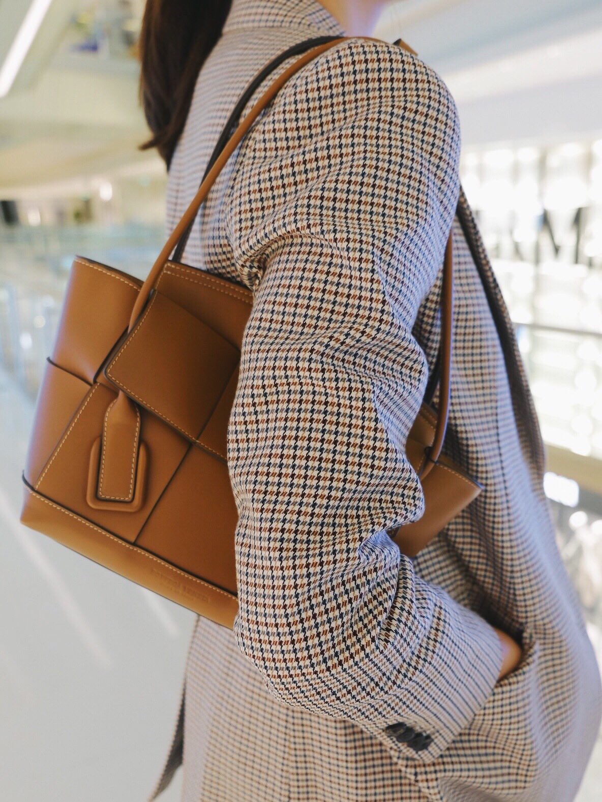 Bottega Veneta The Arco 33 BAG 575943焦糖色