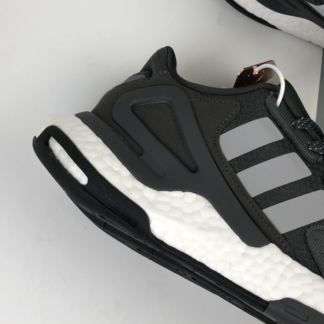 220 Adidas Originals 2020 Day Jogger Boost 三叶草2020版慢跑者系列高弹复古休闲运动跑鞋 夜行者二代 FW3019