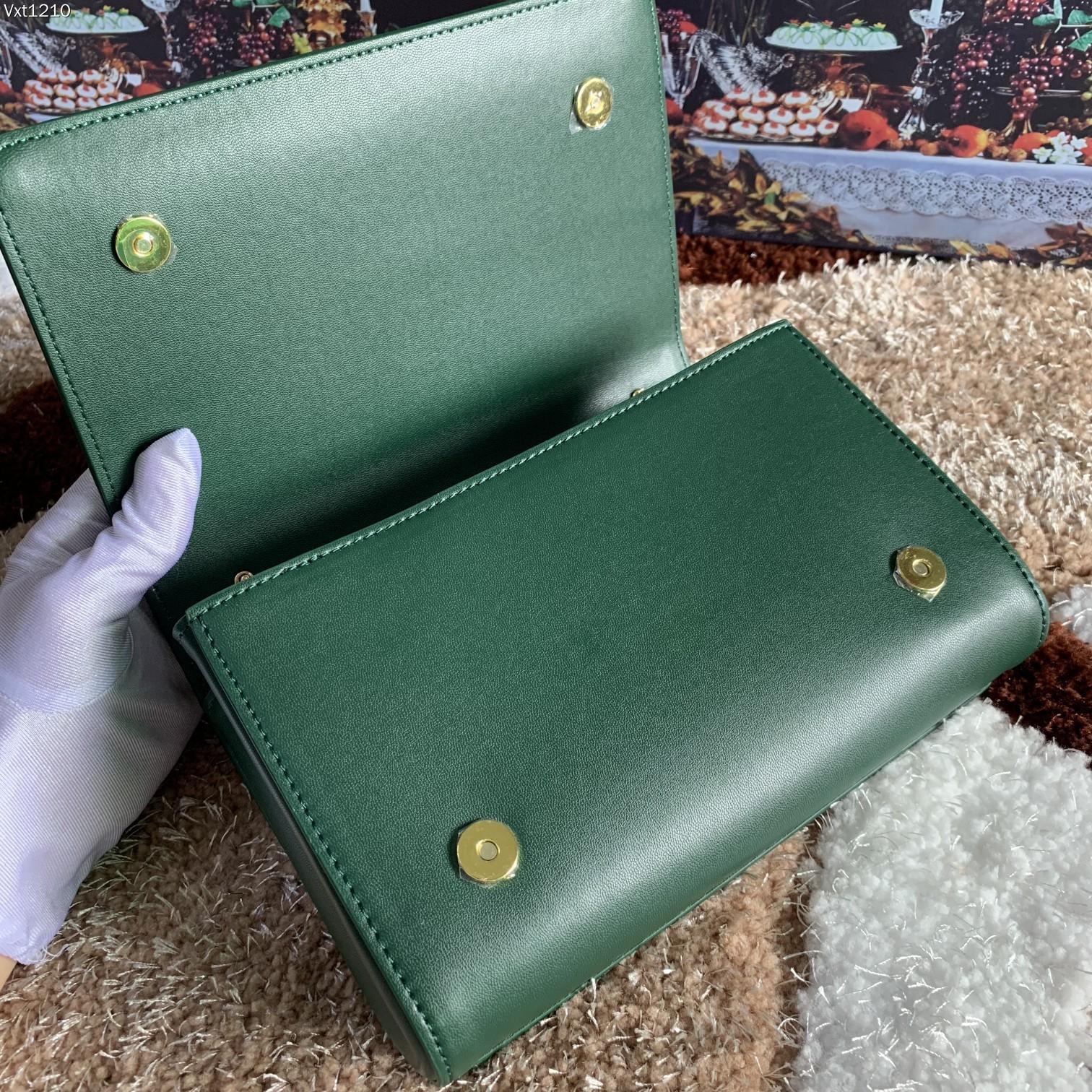 Dolce&Gabbana杜嘉班纳顶级原单细腻手工制造系列斜挎包采用进口原材料正面点缀树脂底镀真金DG徽