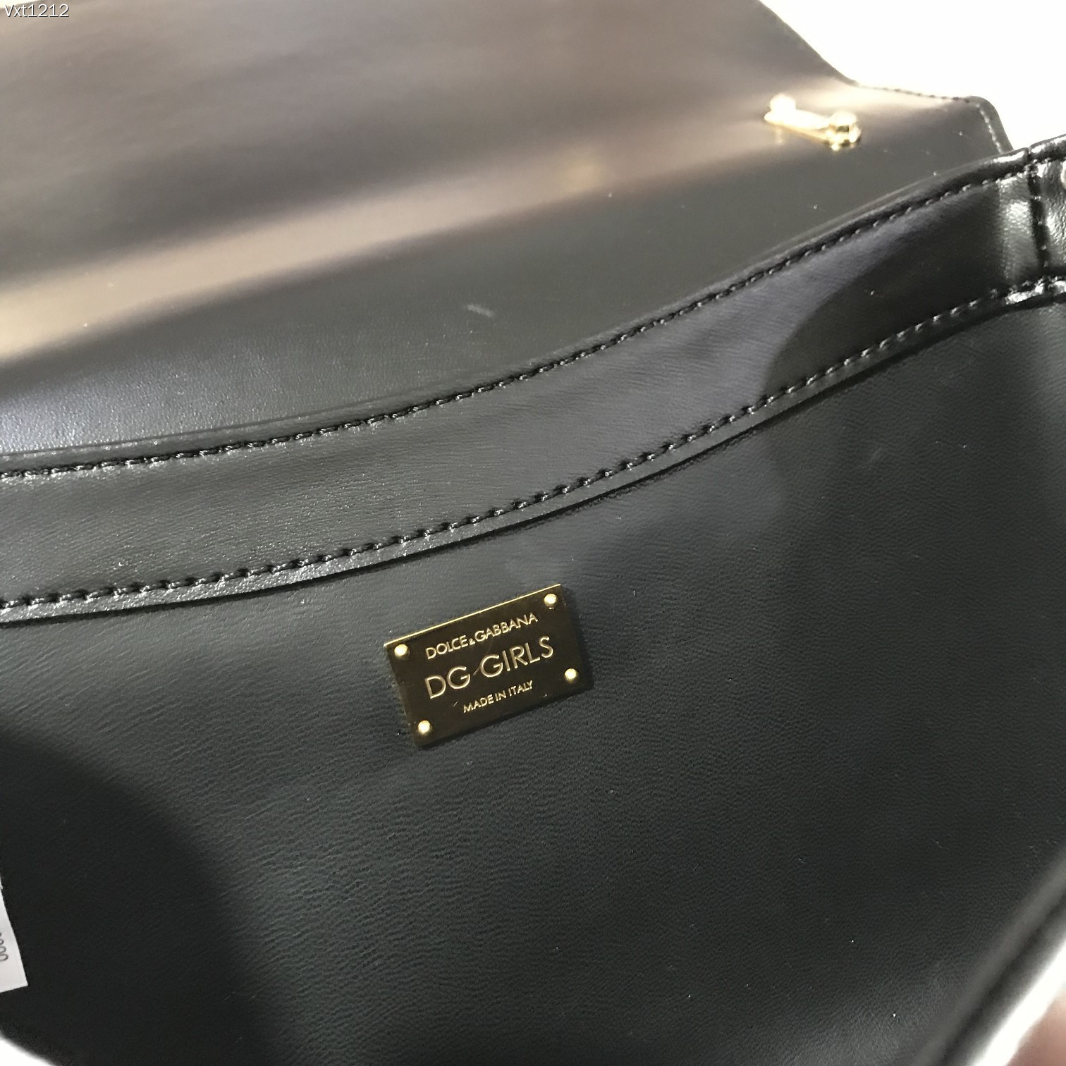 Dolce&Gabbana杜嘉班纳顶级原单细腻手工制造系列斜挎包采用进口原材料正面点缀树脂底镀真金DG徽