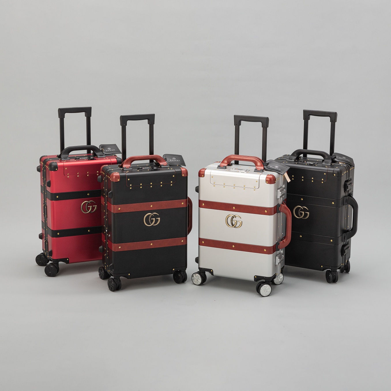 Luxury Gucci Aluminium Suitcase with Innovative Features and Secure Locking System - 图片 1