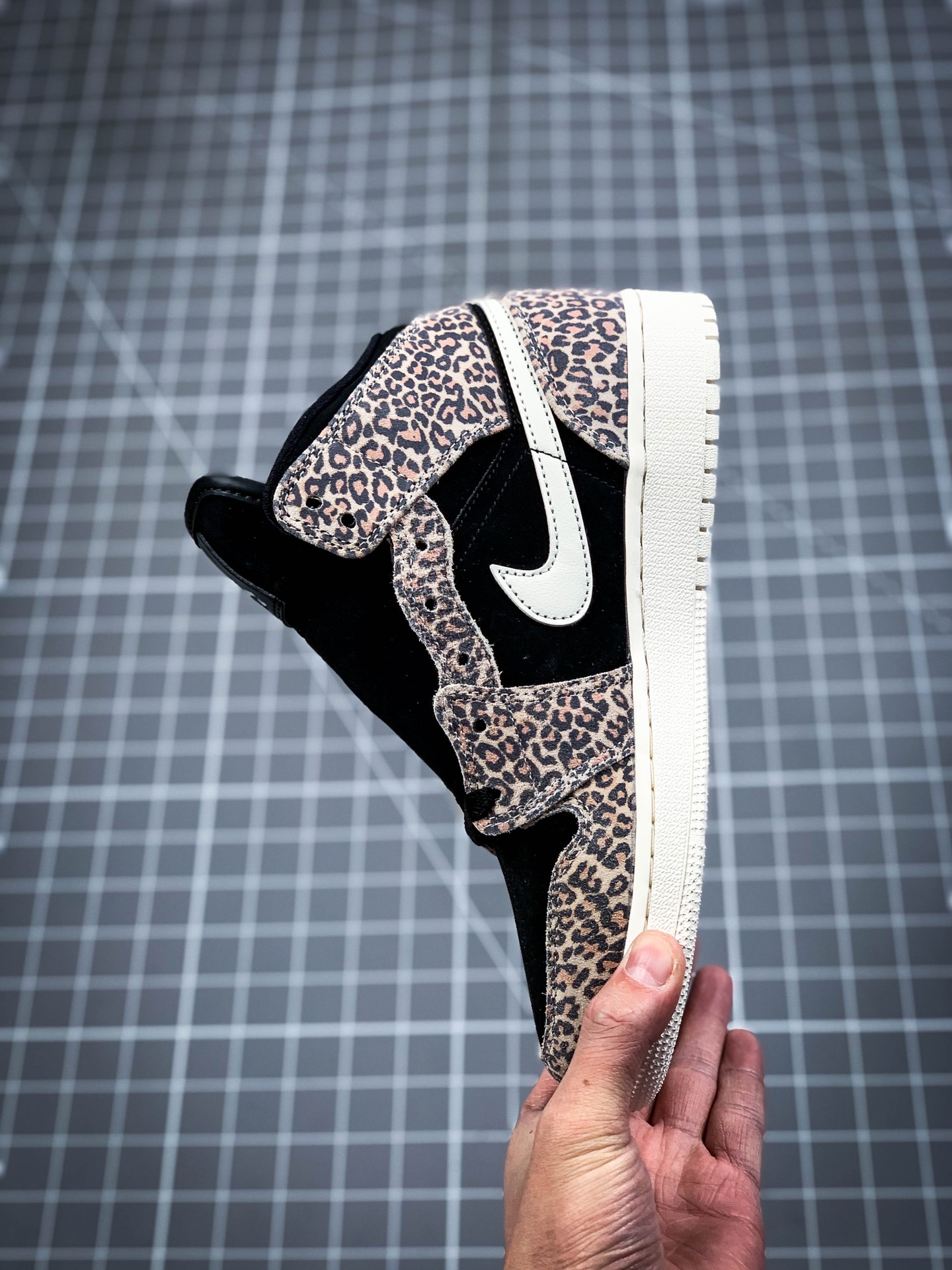 260  小红书爆款 Air Jordan 1 Mid AJ1乔1中帮文化篮球鞋 BQ6931-021